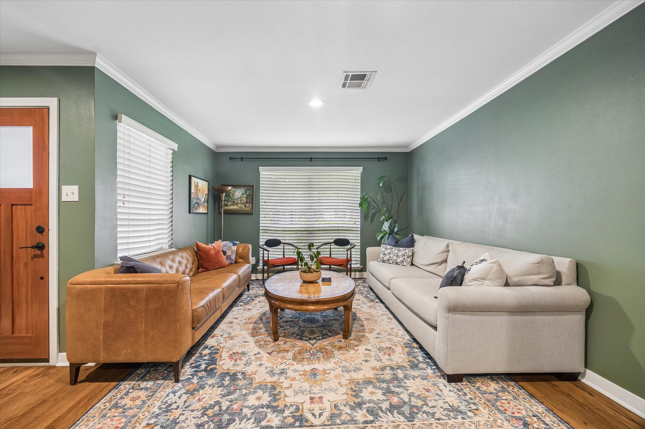 2031 Chantilly Lane photo 3