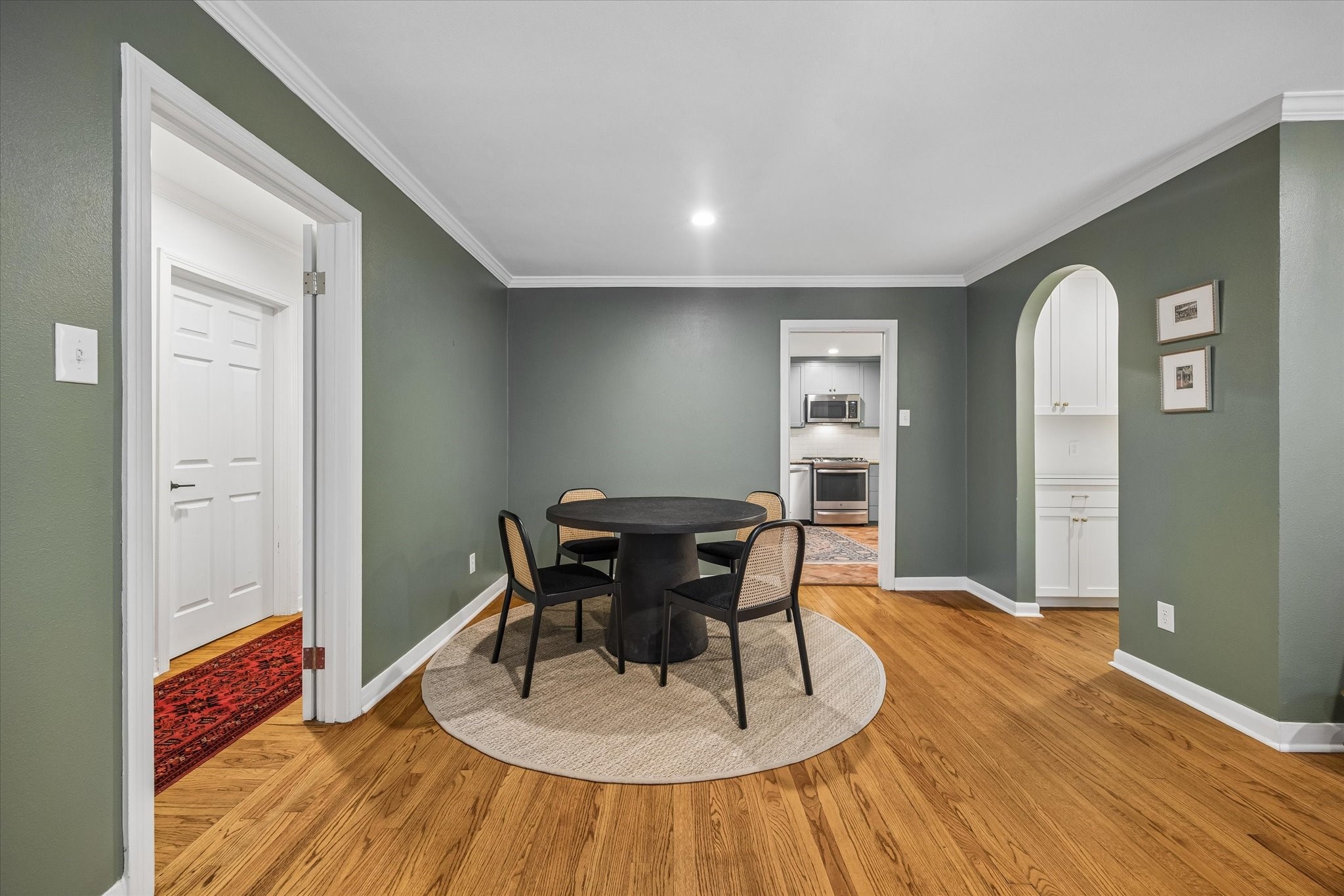 2031 Chantilly Lane photo 6