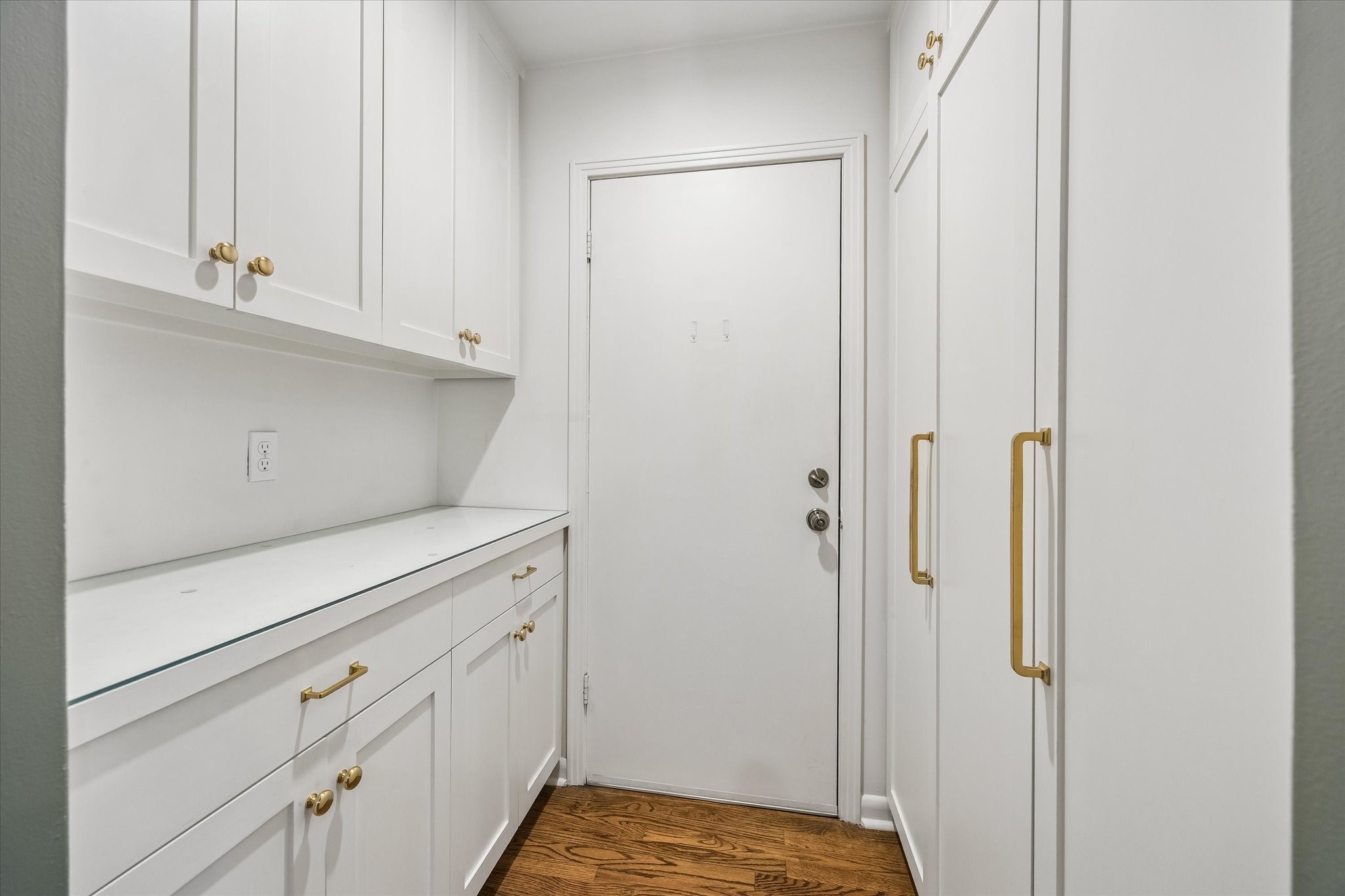 2031 Chantilly Lane photo 7