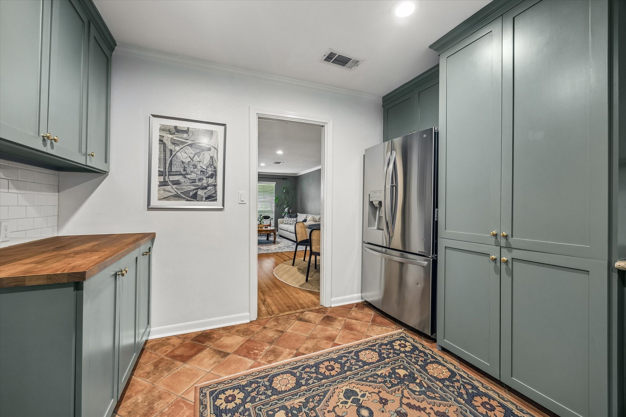2031 Chantilly Lane photo 9