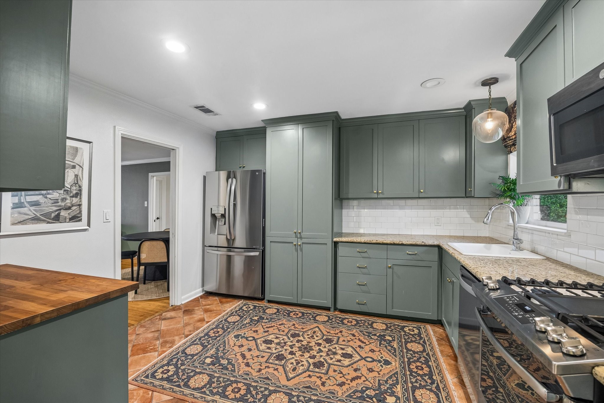 2031 Chantilly Lane photo 10