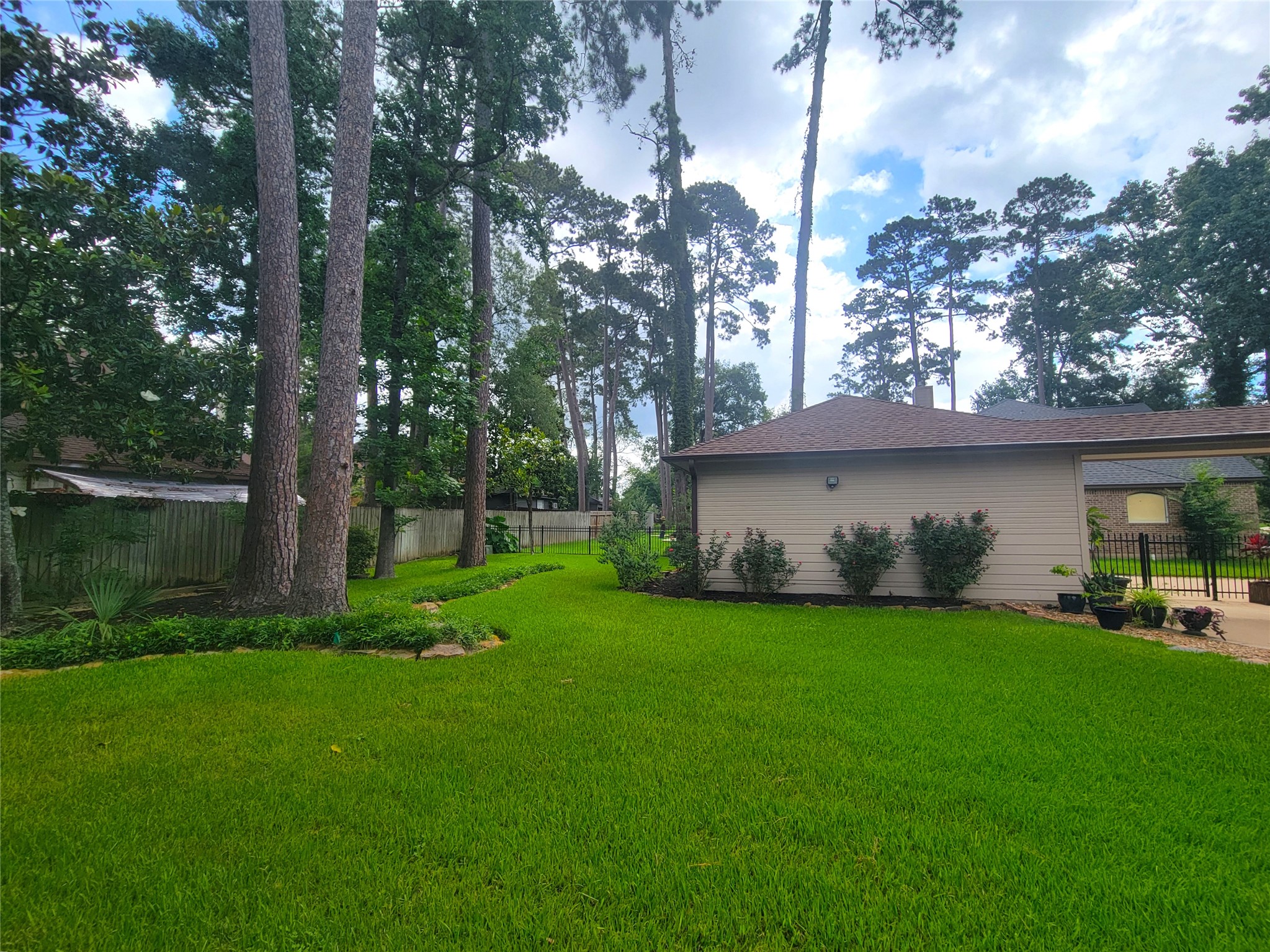 549 Stephen F Austin Drive photo 2