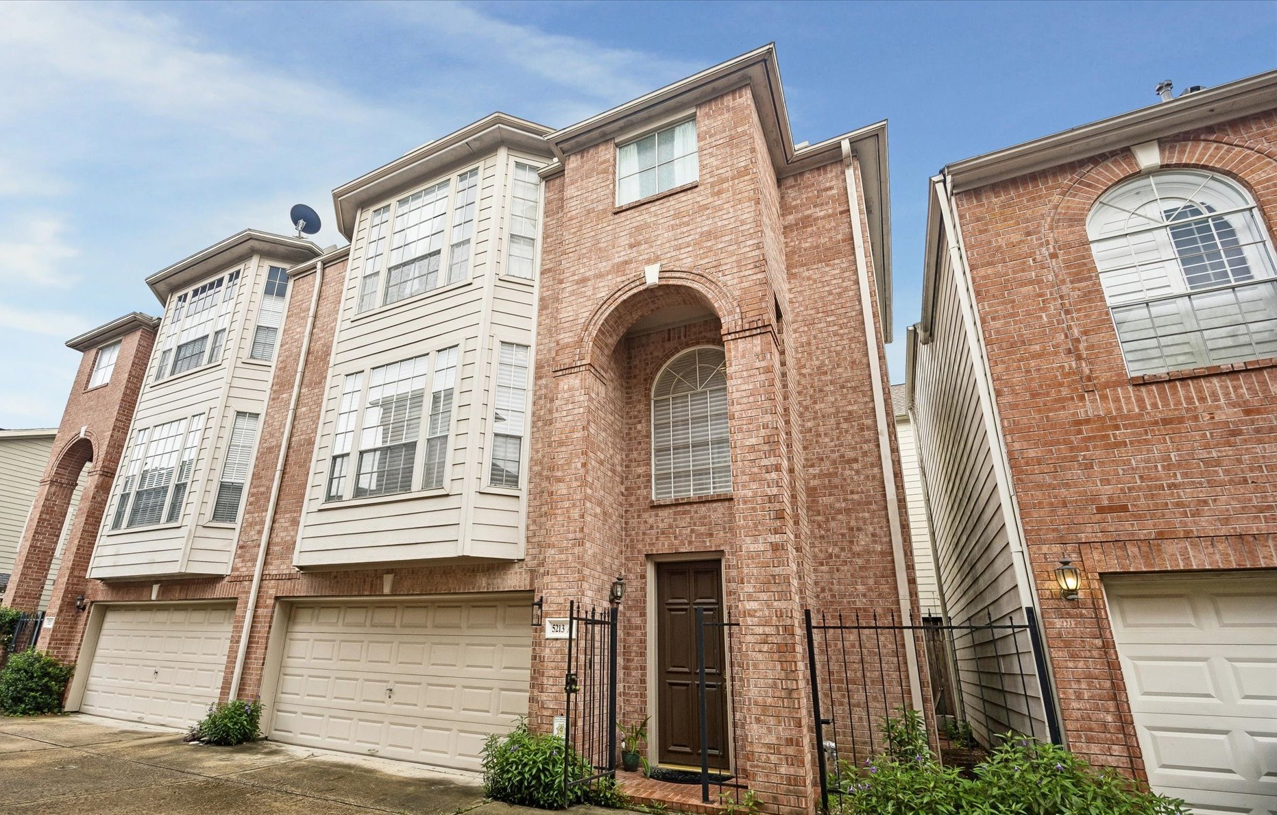 5213 Blossom Street A photo 2