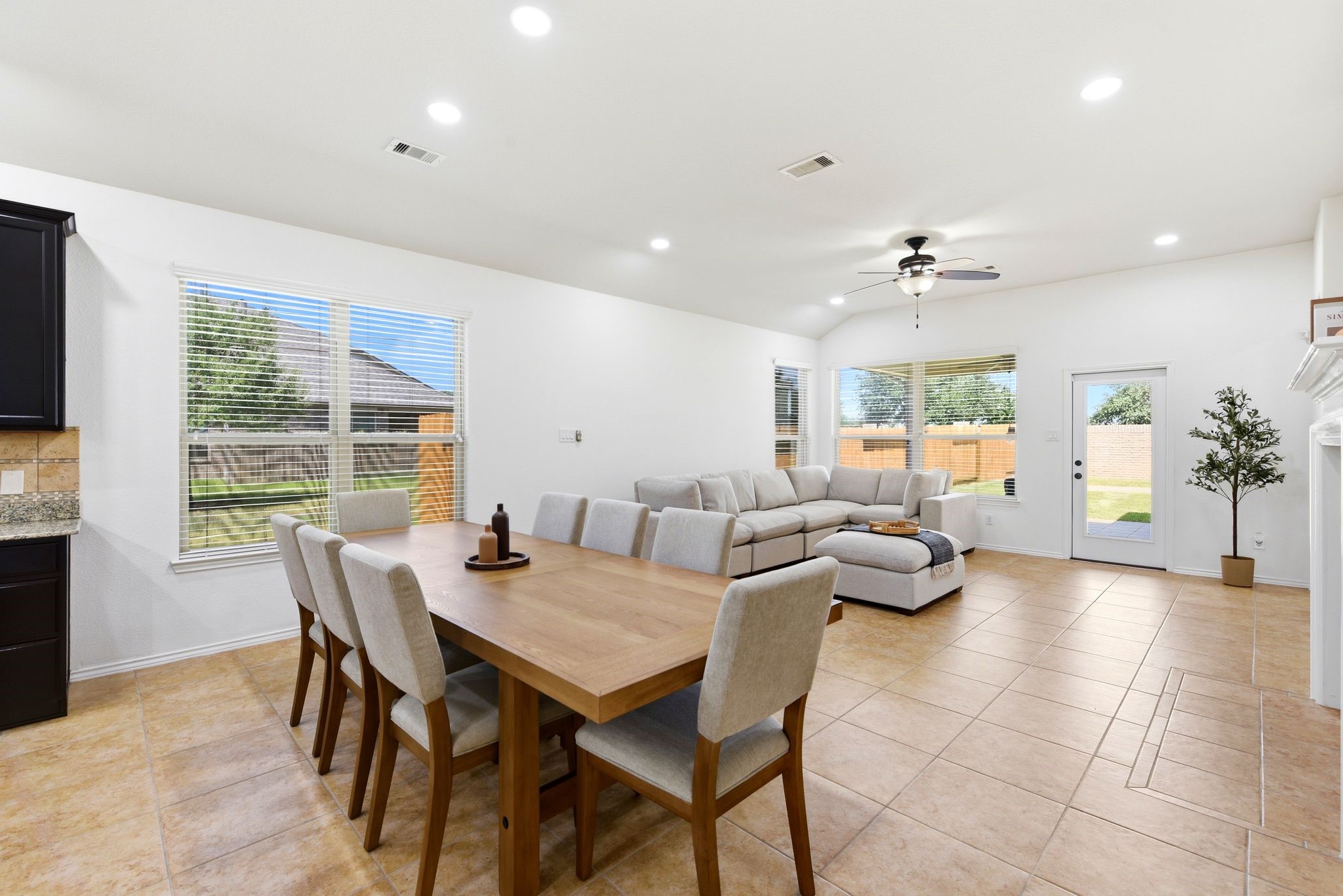 25322 Alverstone Drive photo 9