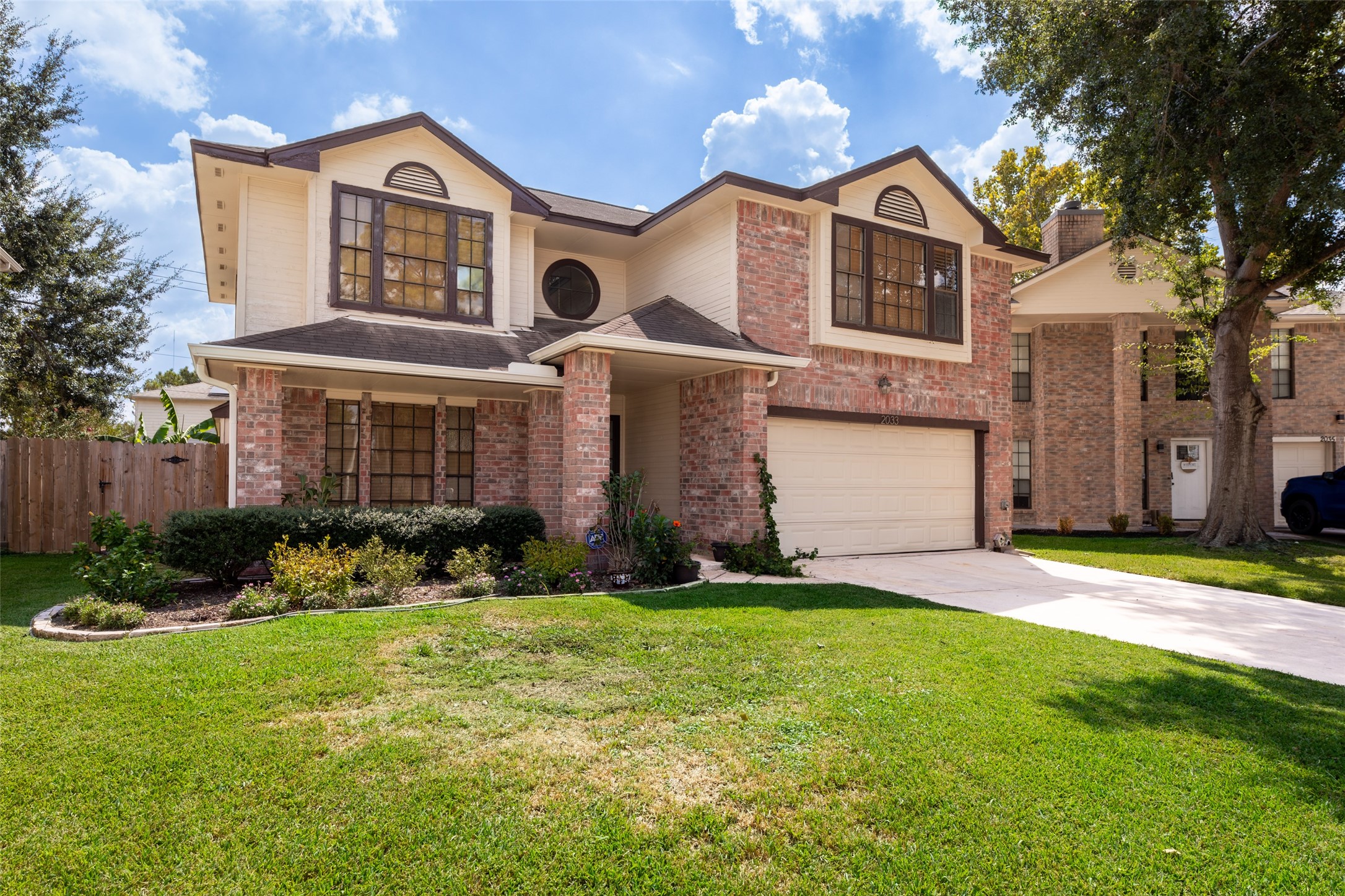 2033 Wildwood Ridge Drive photo 2