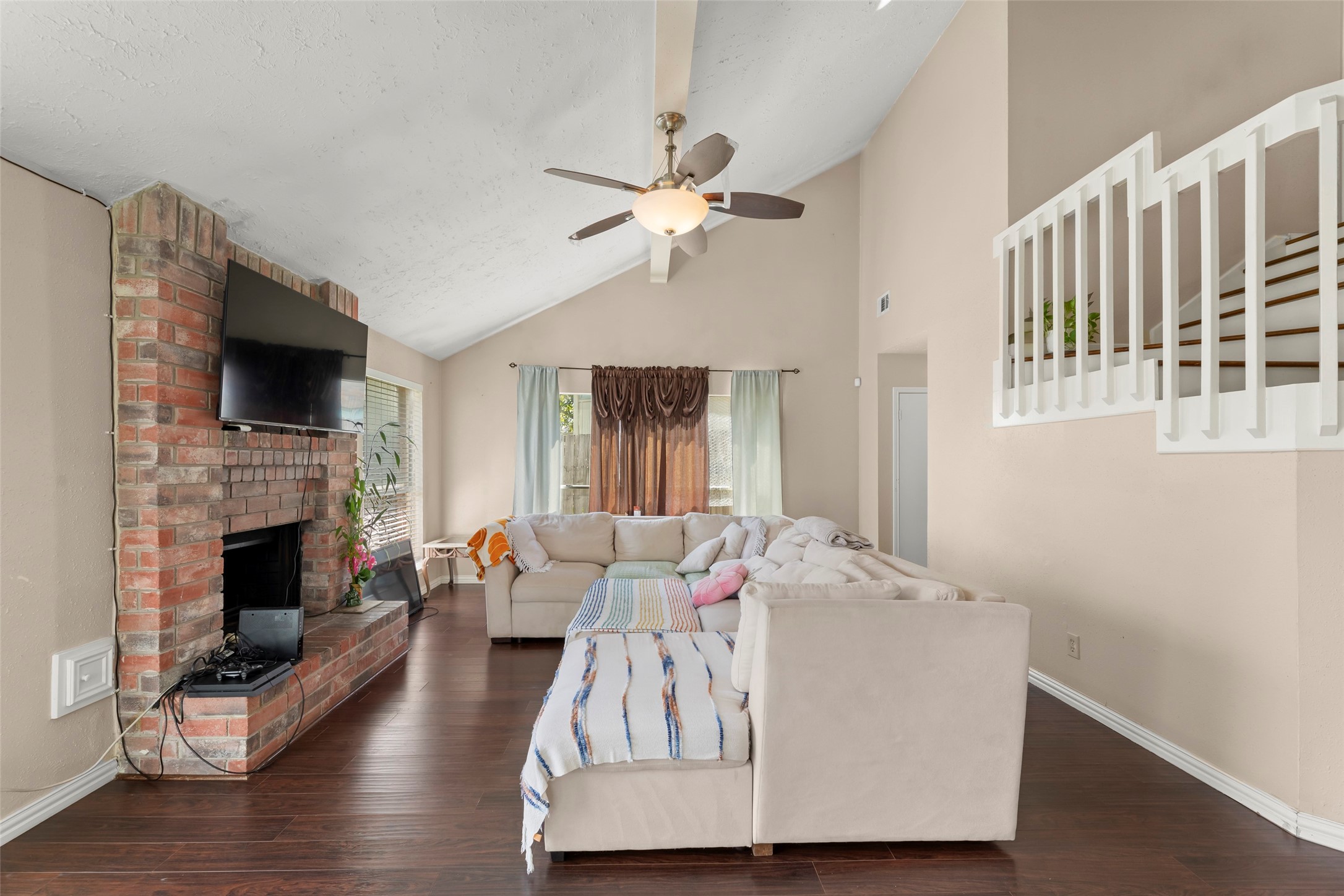 2033 Wildwood Ridge Drive photo 5