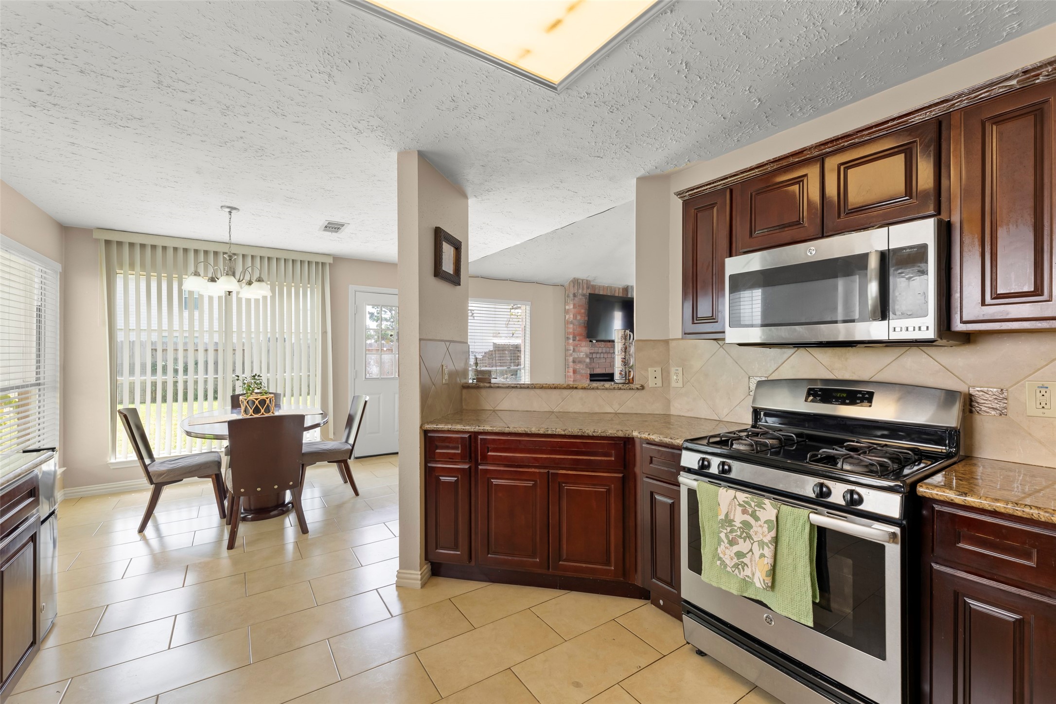 2033 Wildwood Ridge Drive photo 8