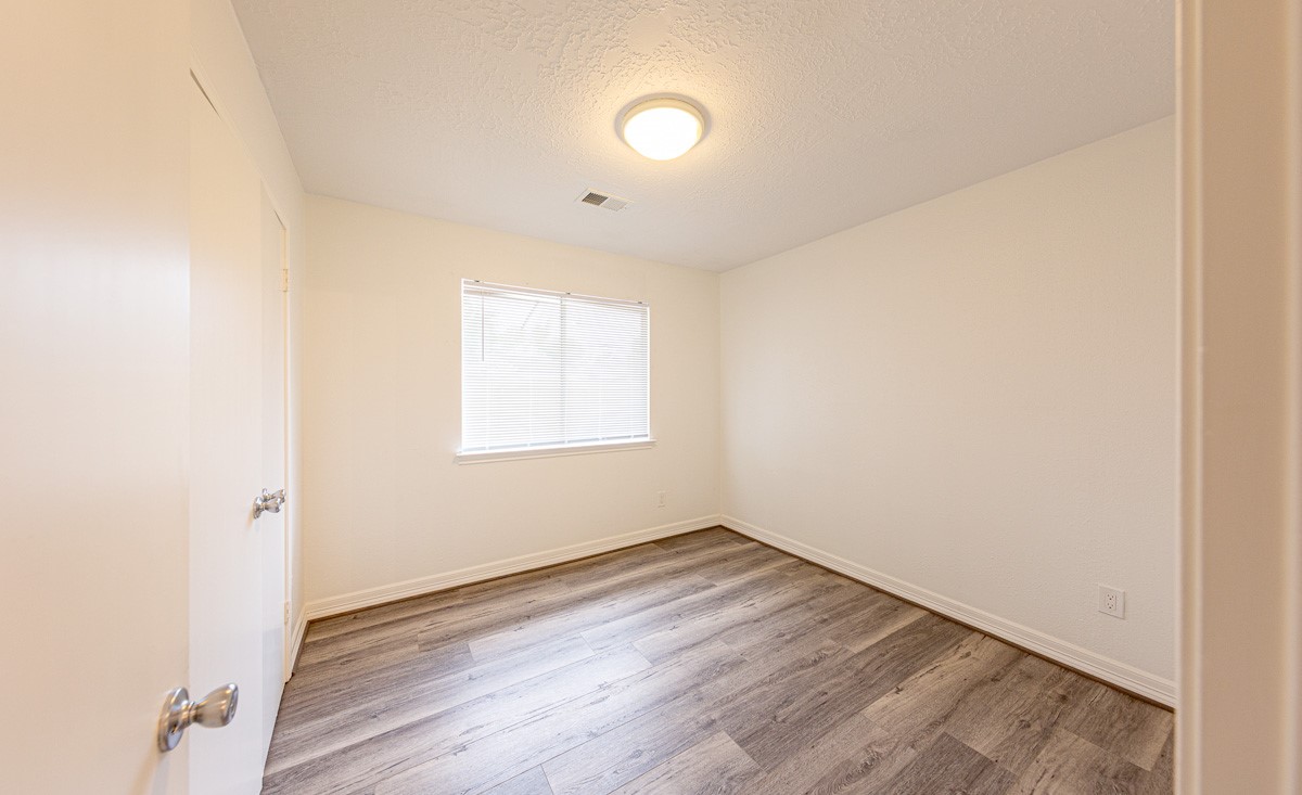 15102 Sheffield Terrace photo 14