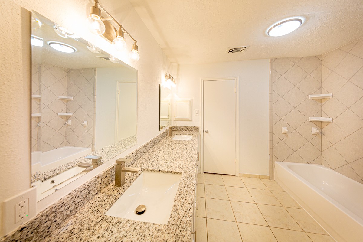 15102 Sheffield Terrace photo 19