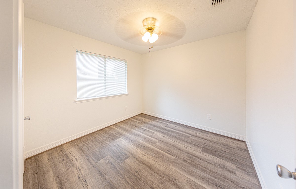 15102 Sheffield Terrace photo 20