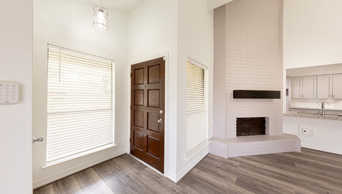 15102 Sheffield Terrace photo 3