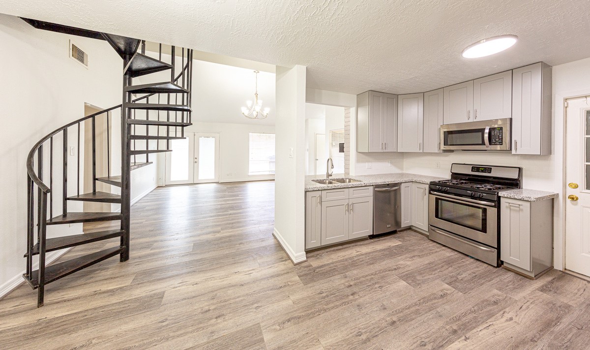 15102 Sheffield Terrace photo 8