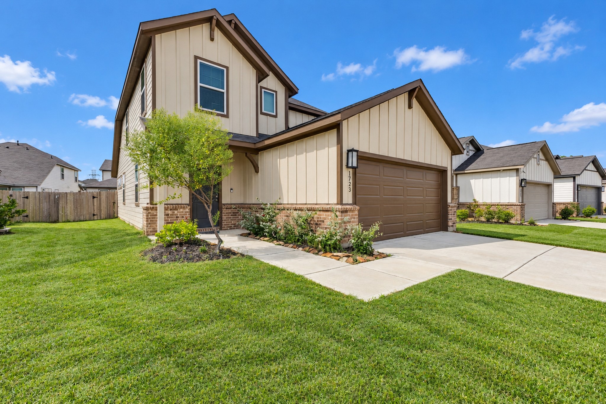 1723 Greendale Drive photo 3