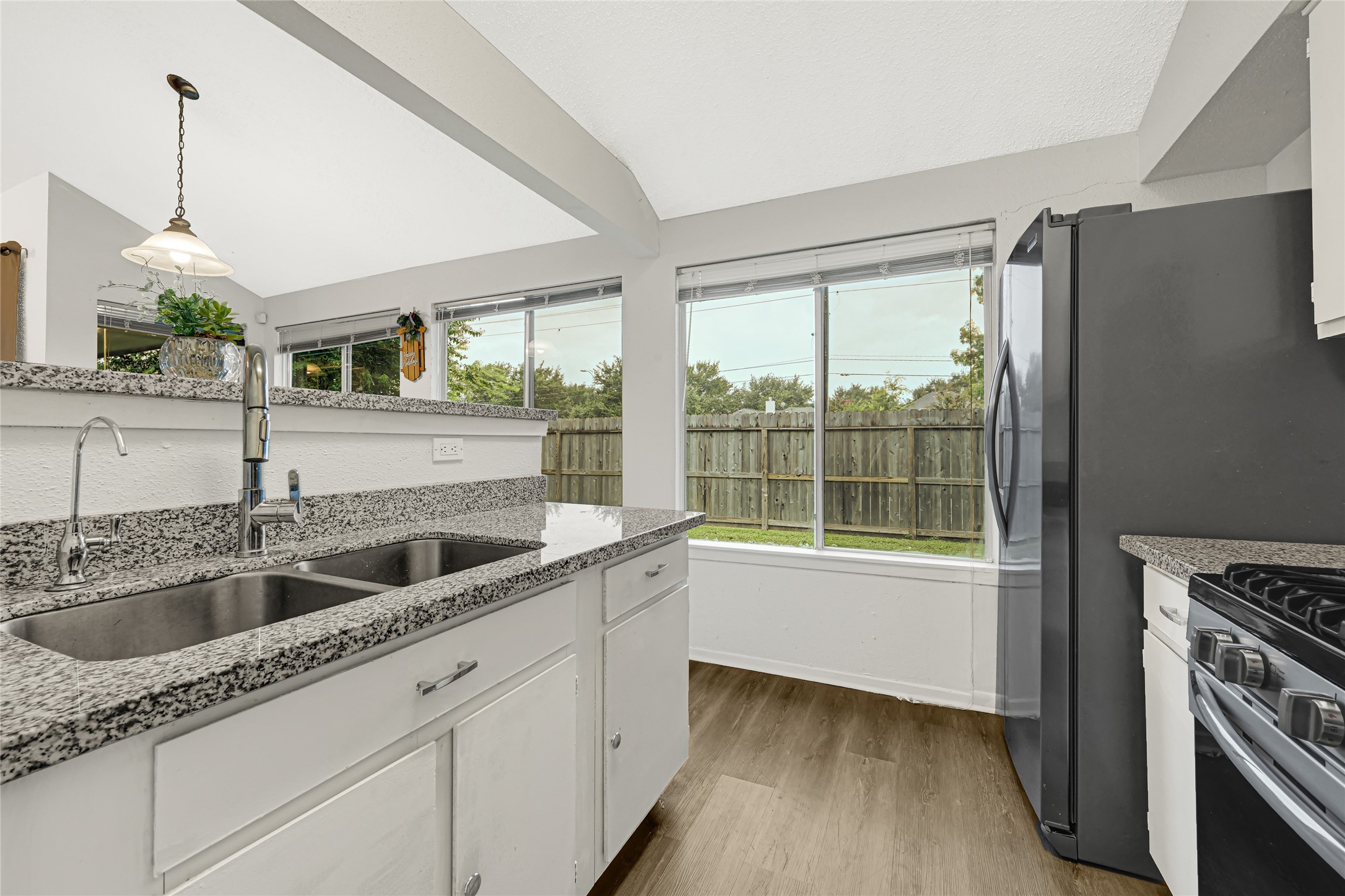 10802 Forest Leaf Drive photo 17