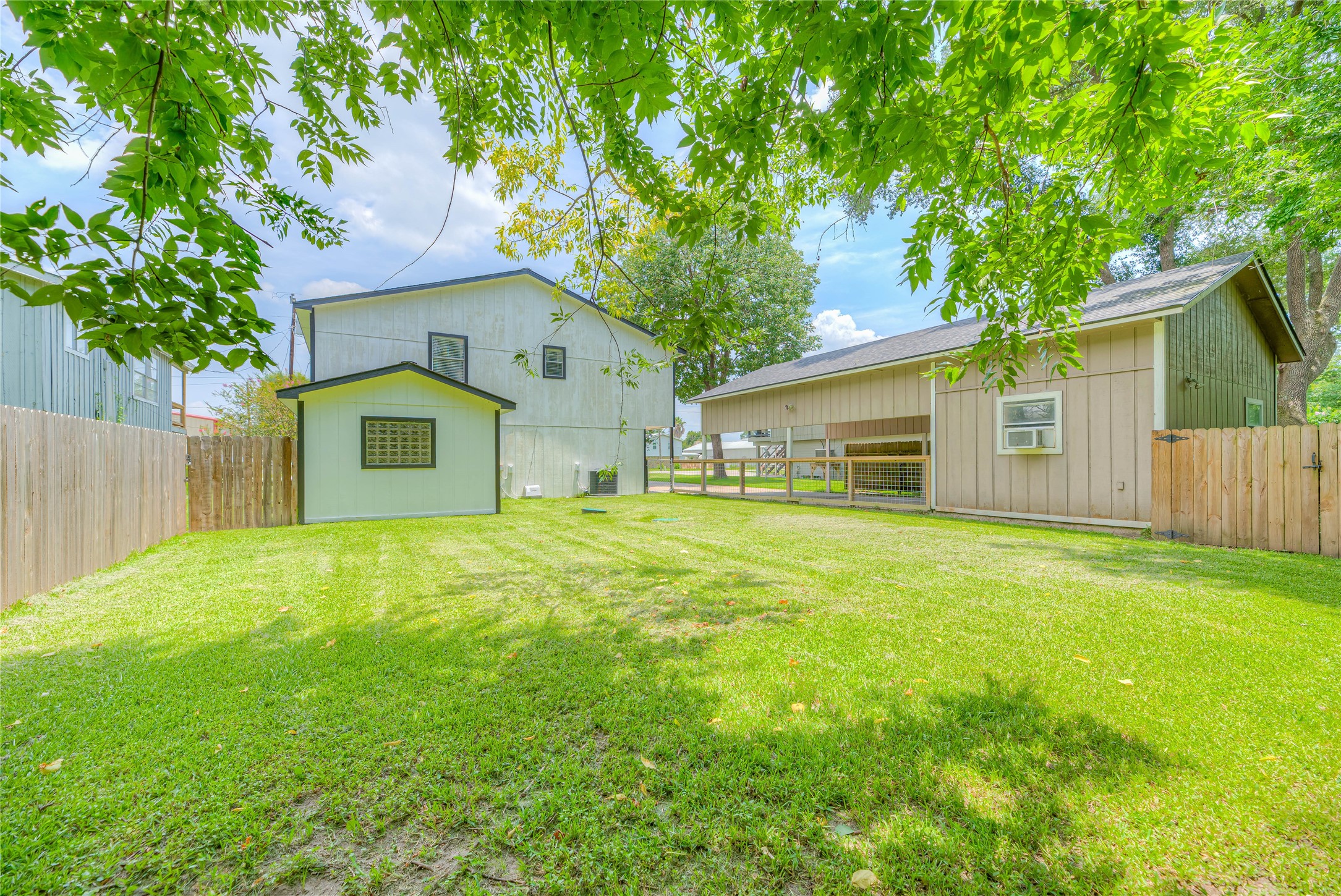 342 Governor Hogg Drive photo 30