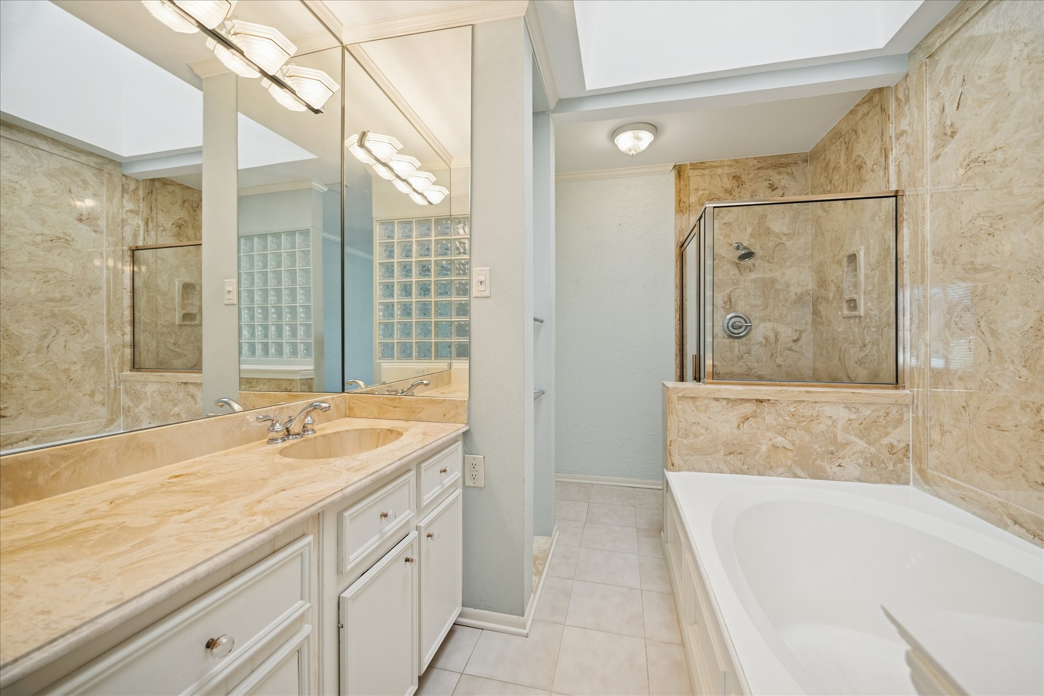 11521 Village Place Drive 154 photo 8