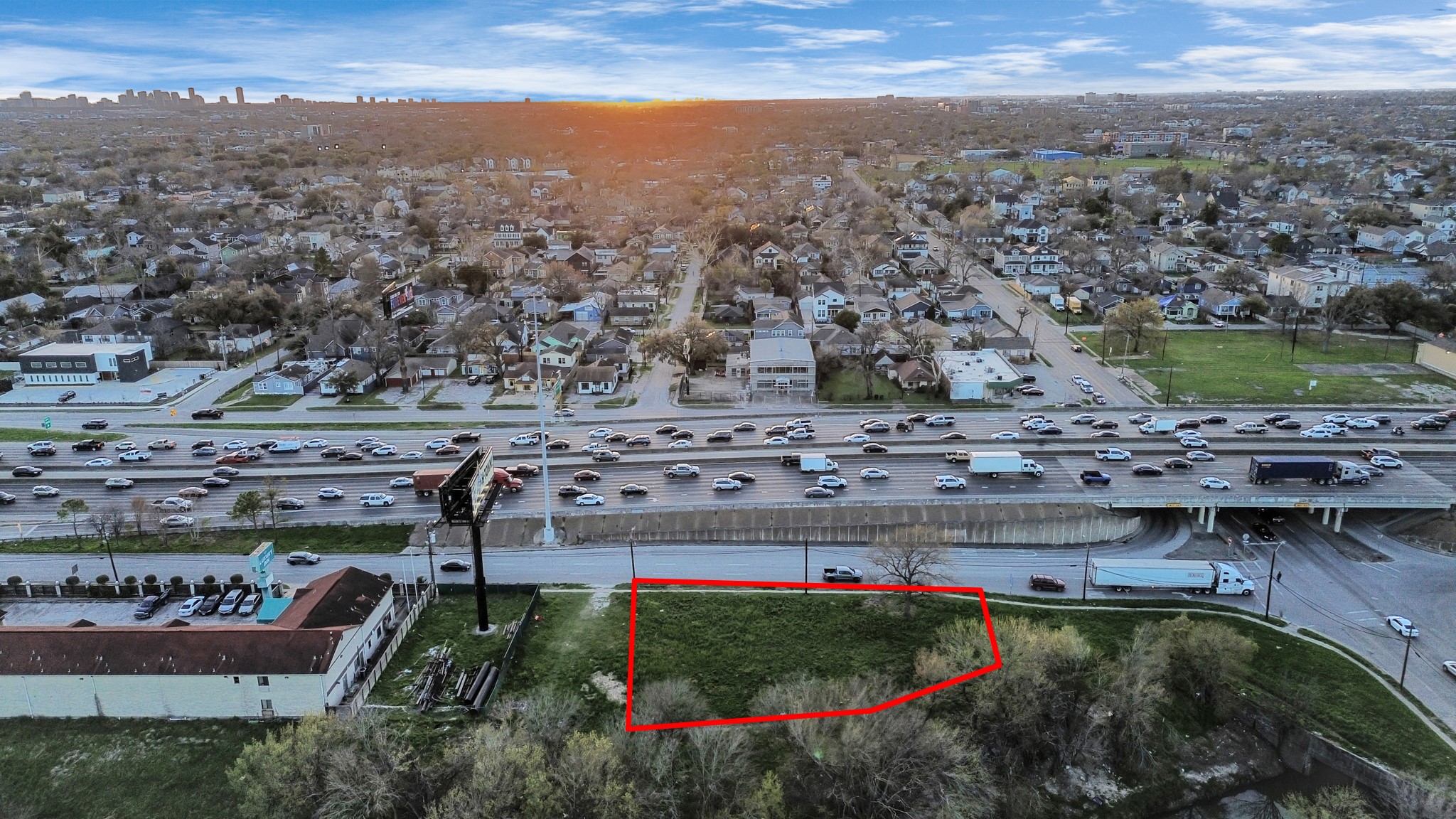 2636 North Freeway photo 31
