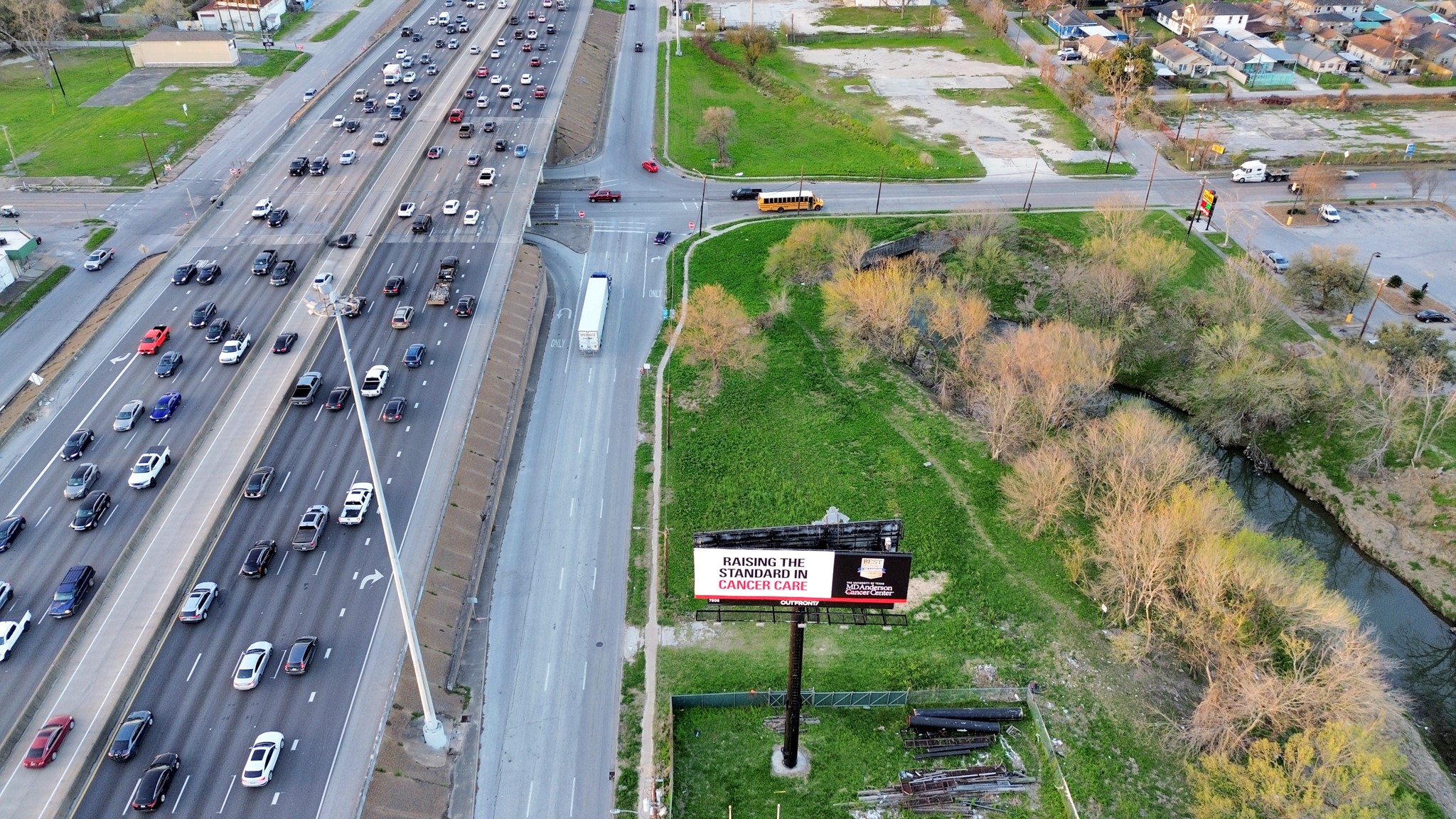 2636 North Freeway photo 7