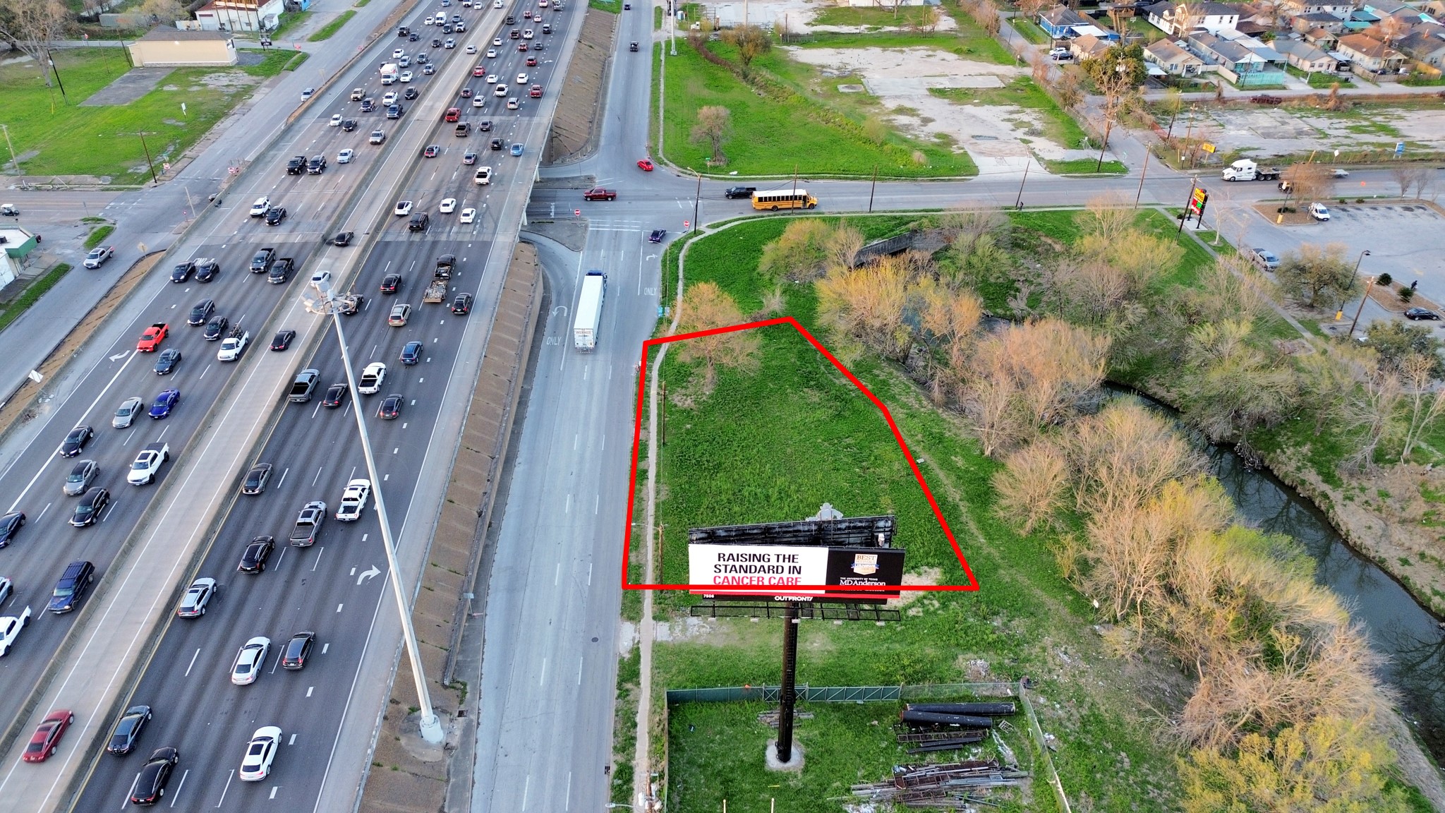 2636 North Freeway photo 8