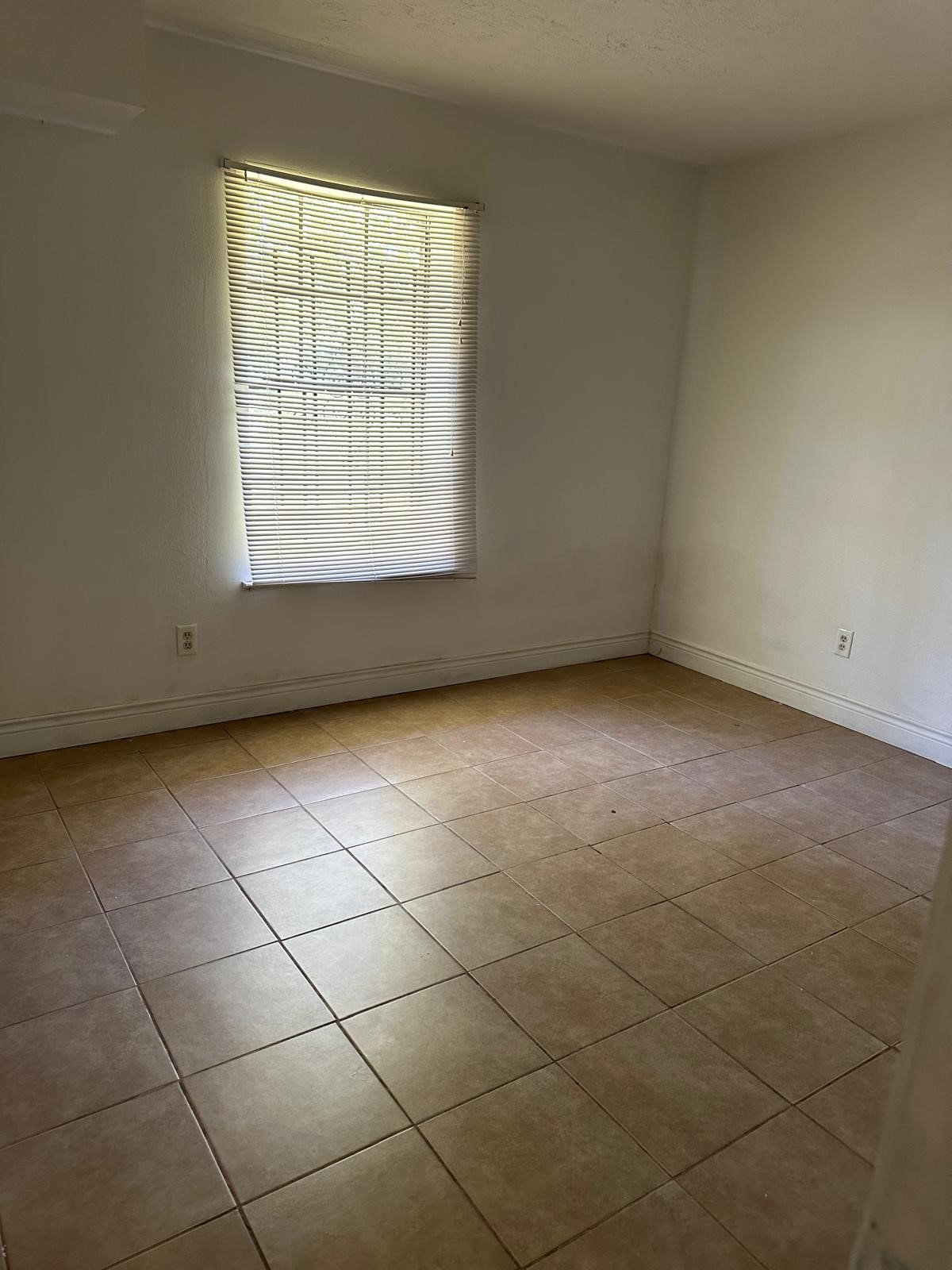 9114 1/2 N Green River Drive photo 6
