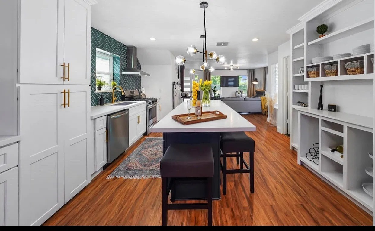 5711 Hardy Street photo 5