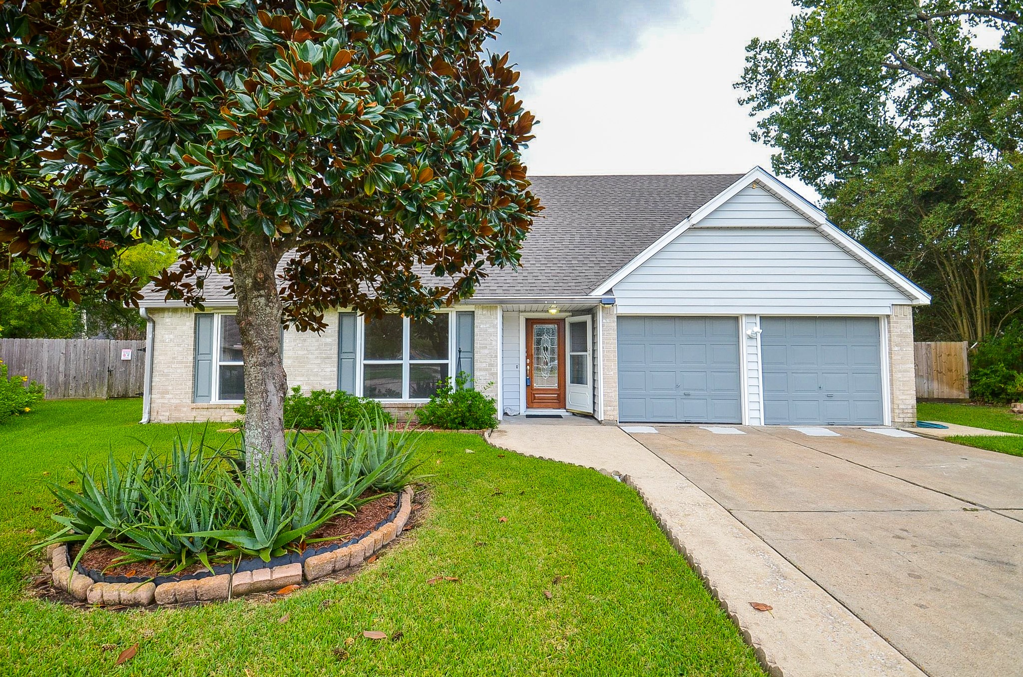 2102 Landcircle Court photo 2