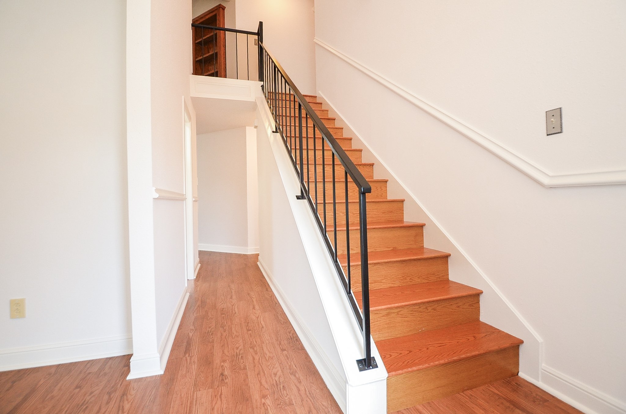 2102 Landcircle Court photo 3