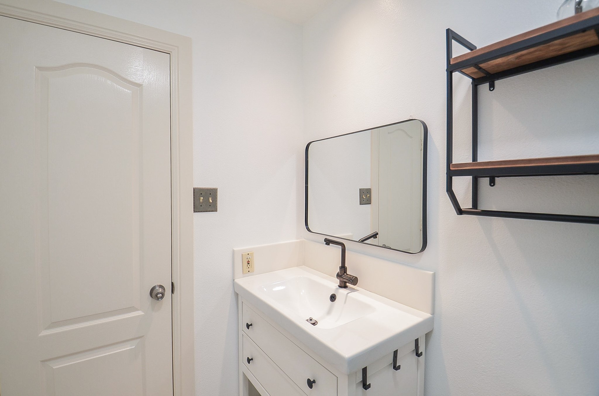 2102 Landcircle Court photo 22