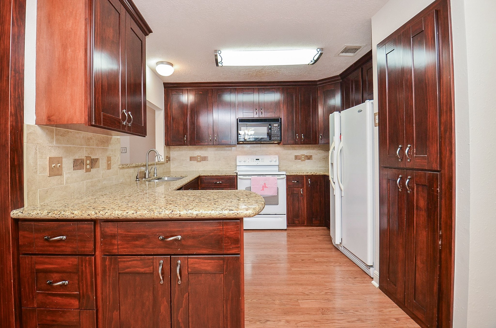 2102 Landcircle Court photo 8