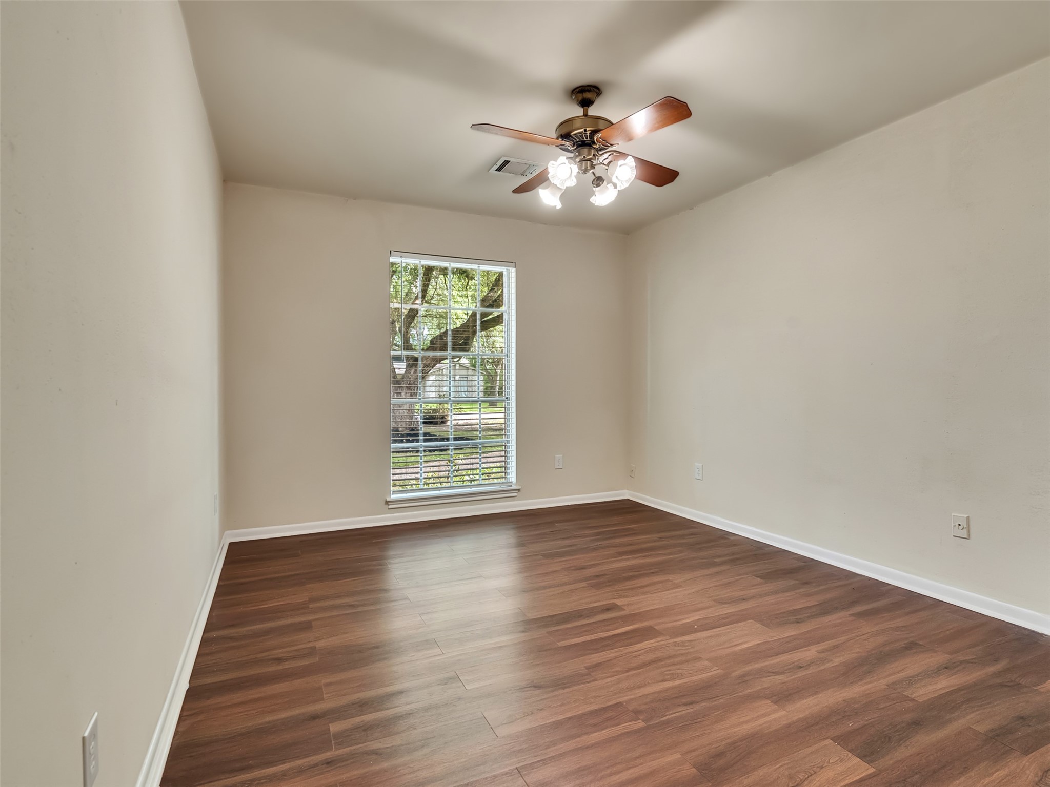 7814 Knob Hill Avenue photo 21