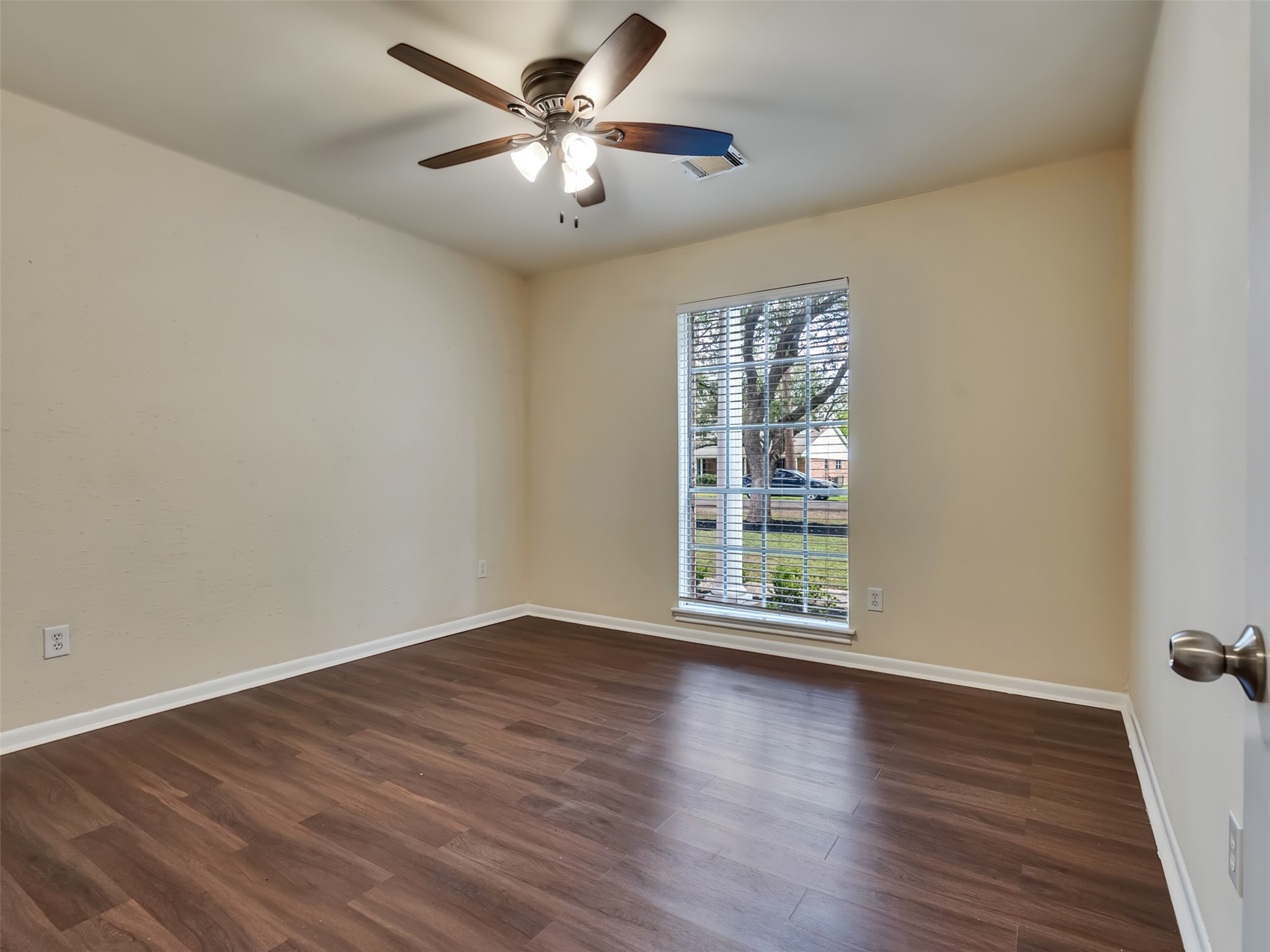 7814 Knob Hill Avenue photo 22