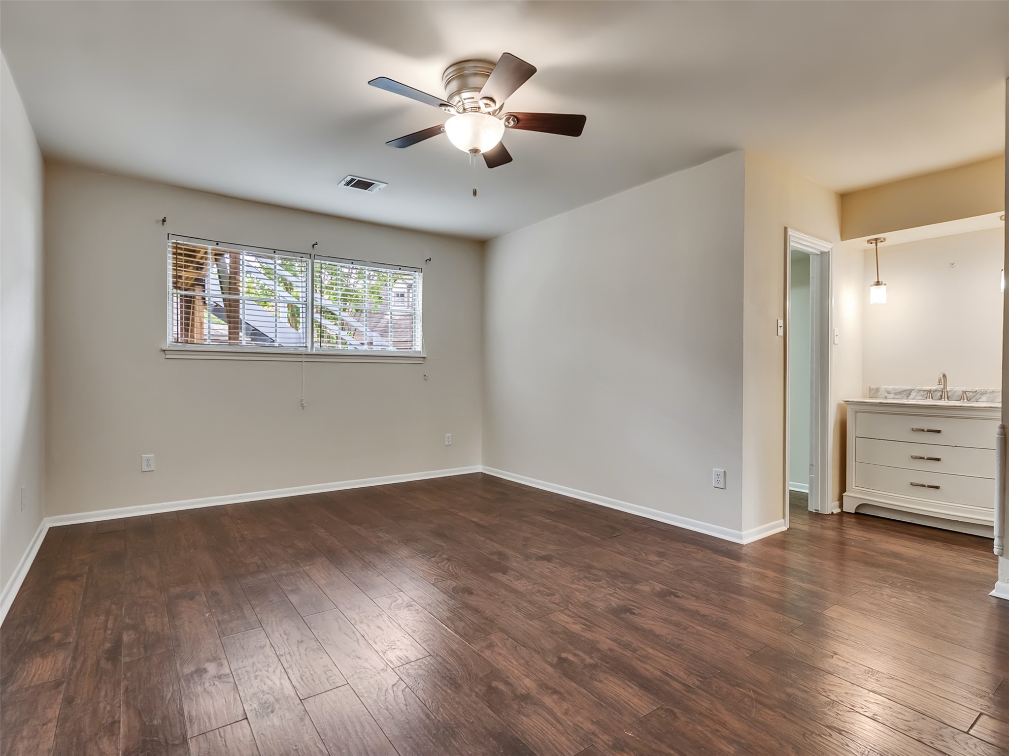 7814 Knob Hill Avenue photo 24