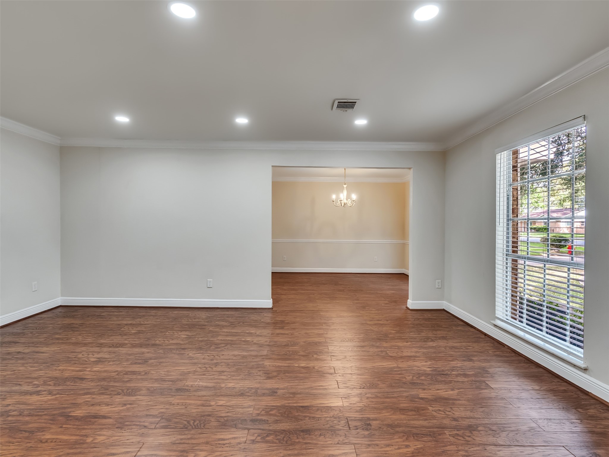 7814 Knob Hill Avenue photo 4
