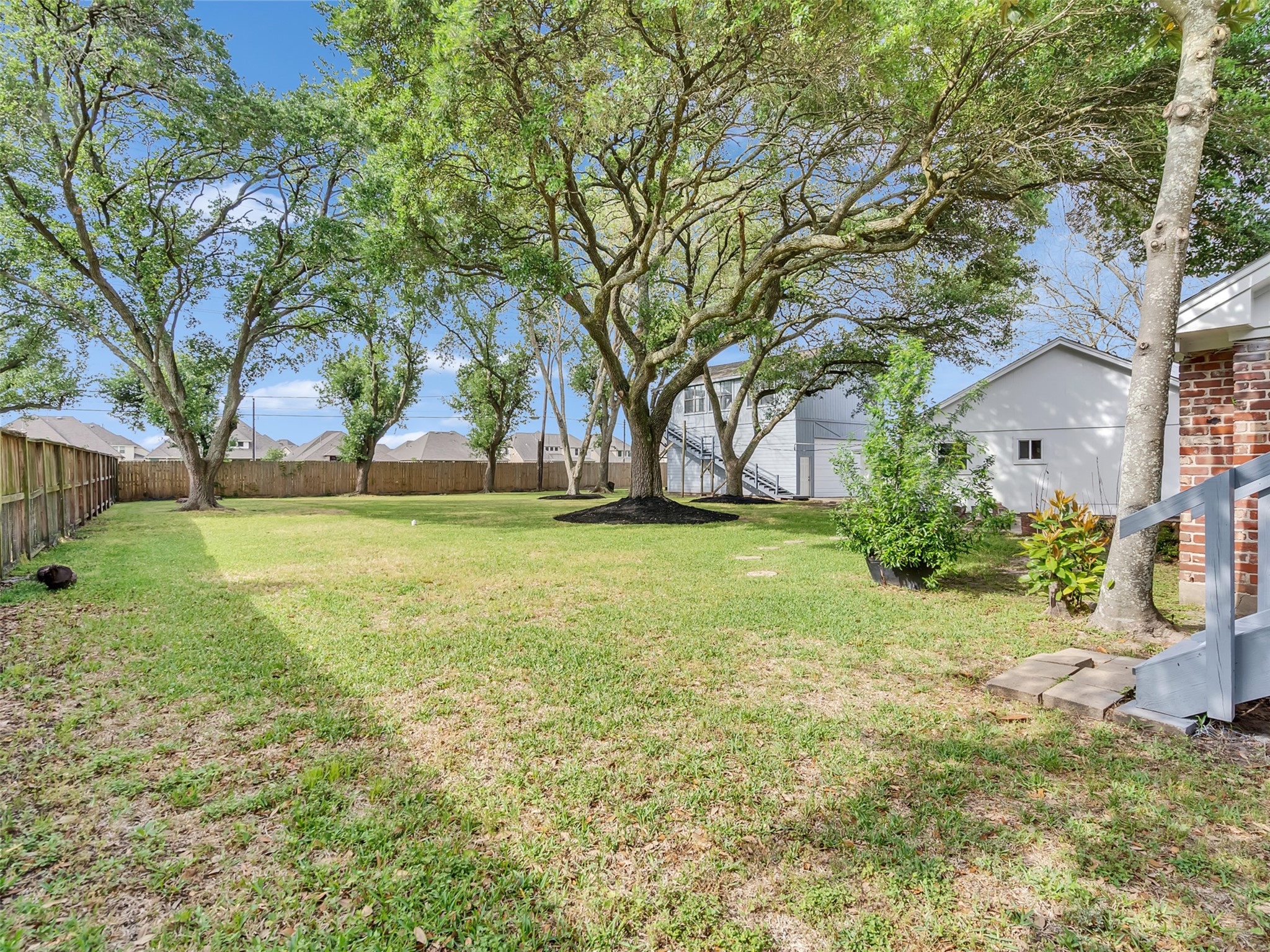 7814 Knob Hill Avenue photo 38