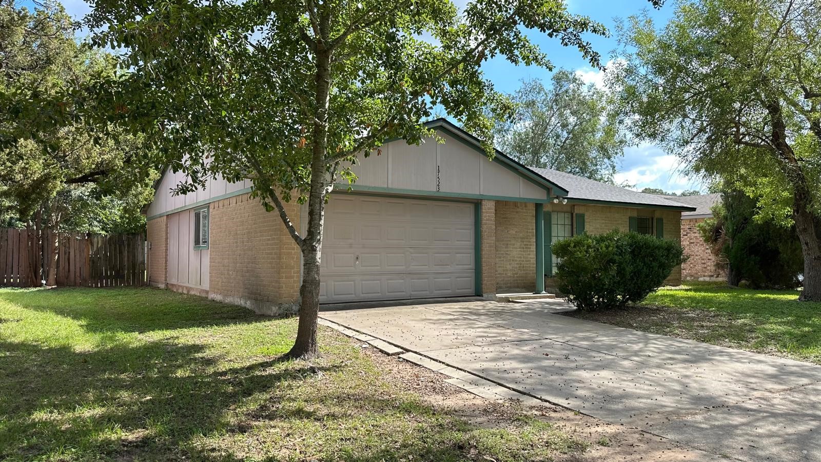 17523 Fieldglen Drive photo 3