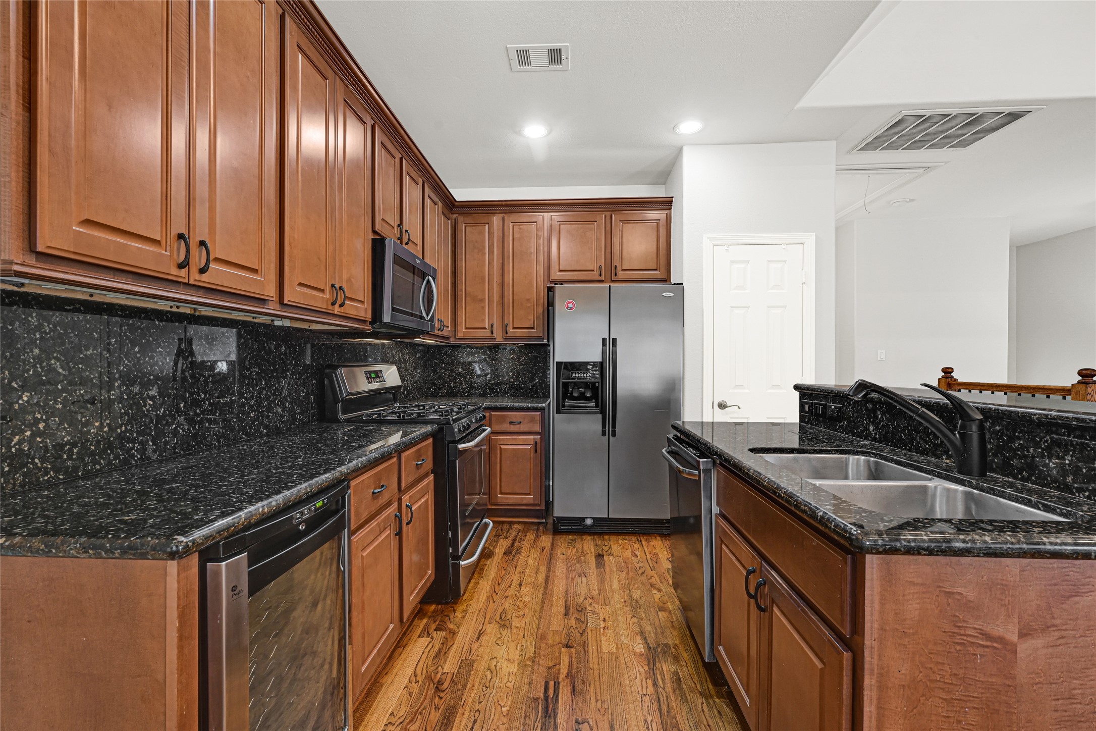 5206 Washington Avenue photo 12