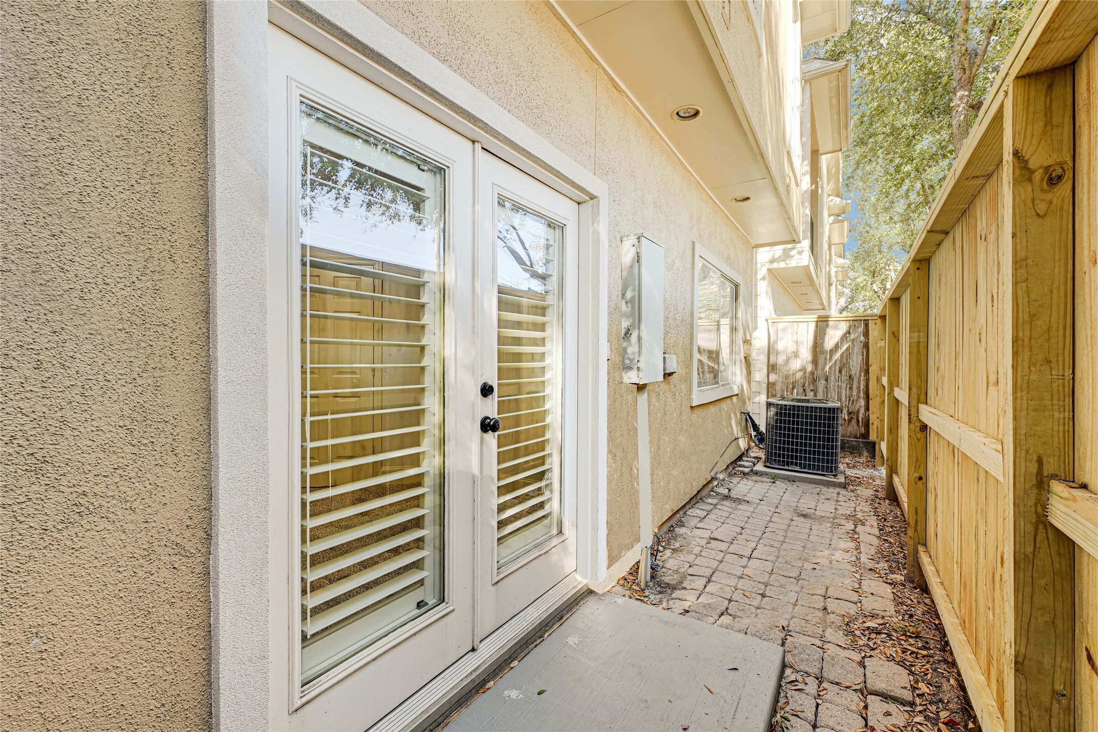 5206 Washington Avenue photo 5