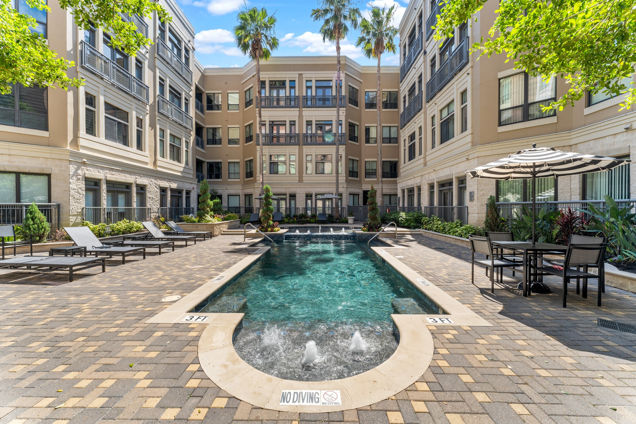 1901 Post Oak Boulevard 4507 photo 2