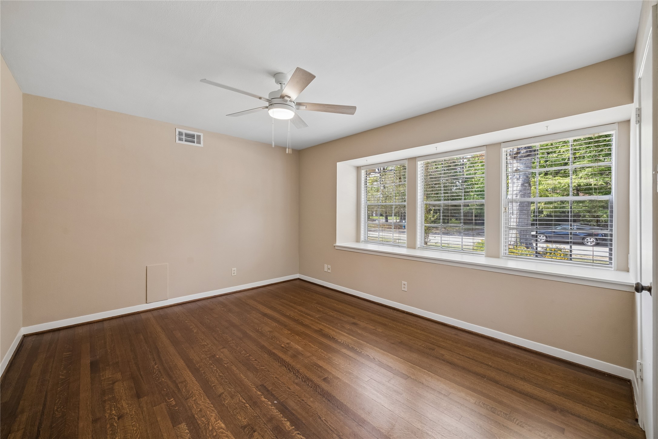 7135 Hendon Lane photo 16