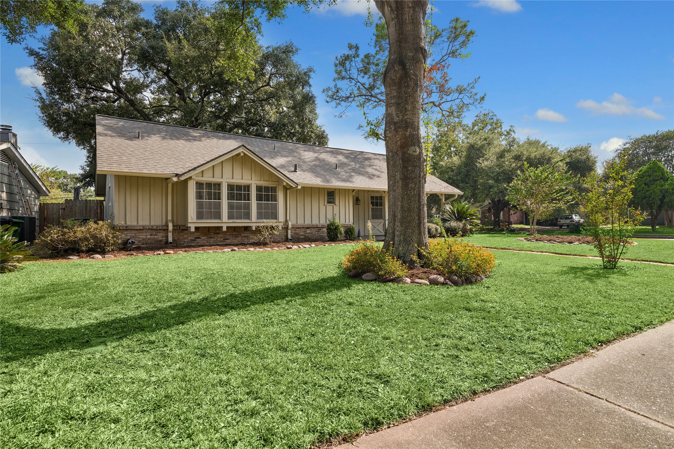 7135 Hendon Lane photo 3