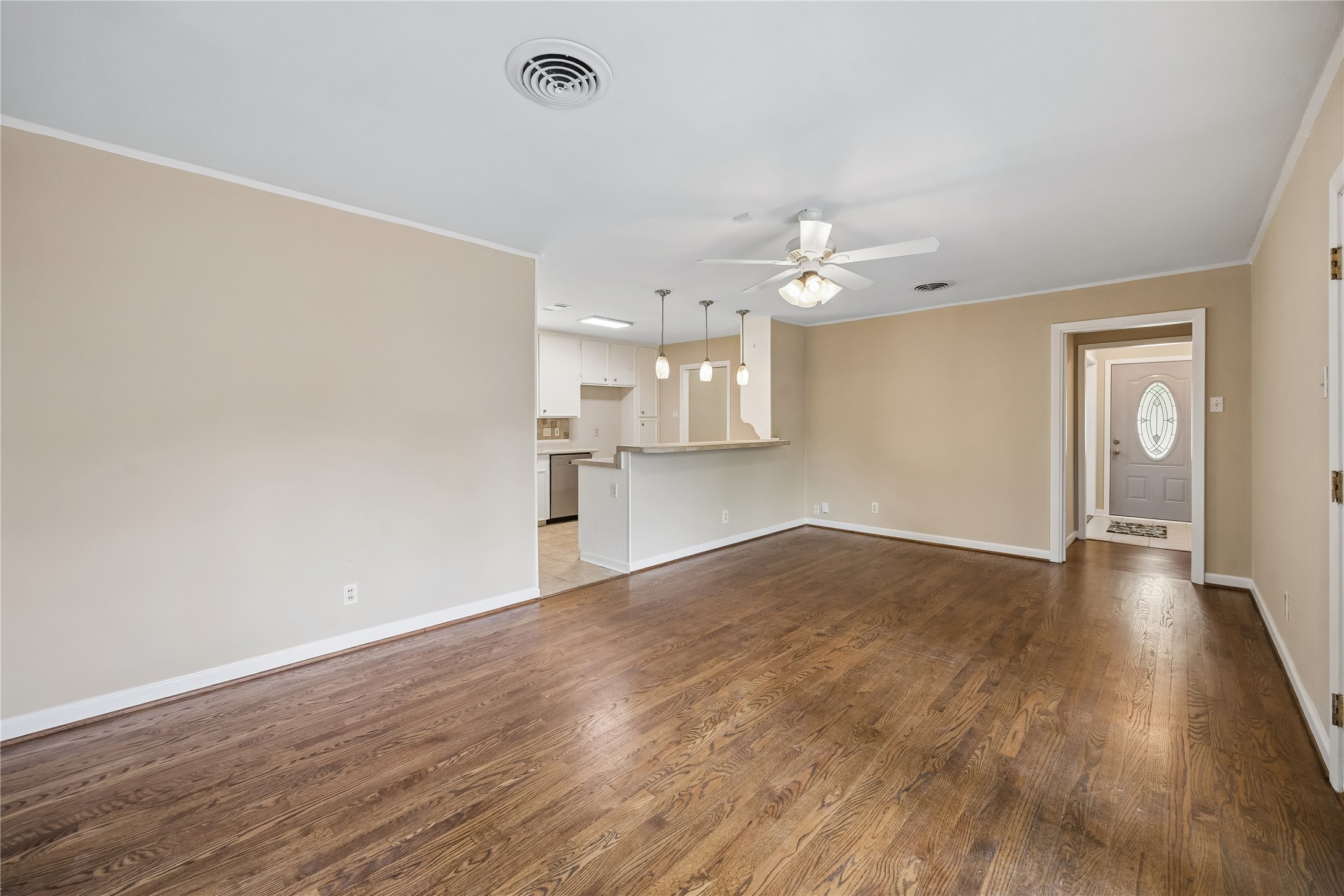 7135 Hendon Lane photo 9