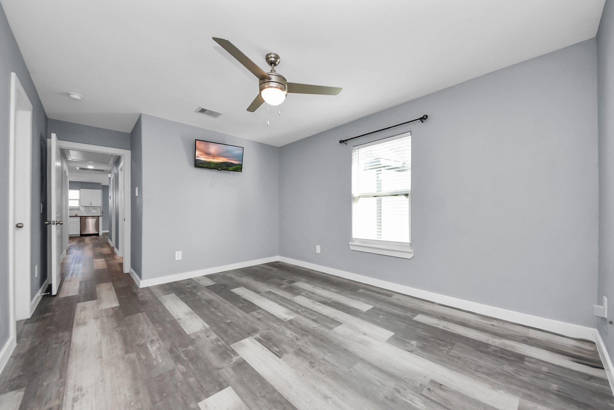 618 Maple Way A/B photo 2