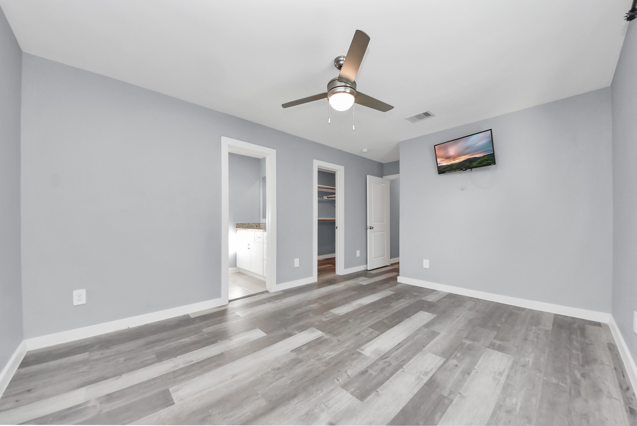 618 Maple Way A/B photo 3
