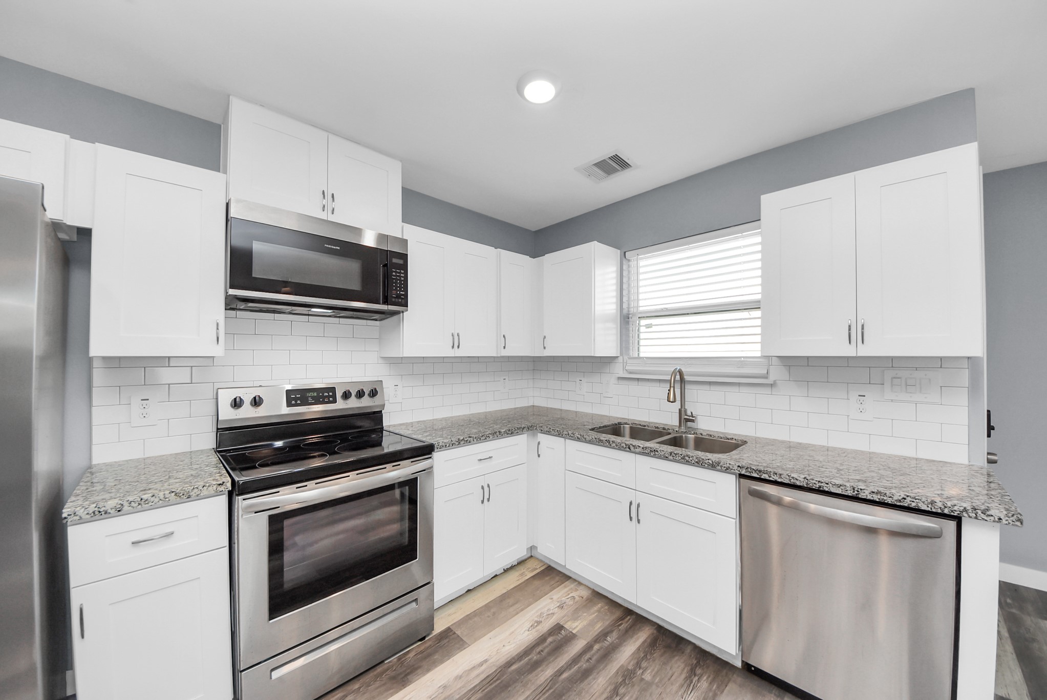 618 Maple Way A/B photo 4