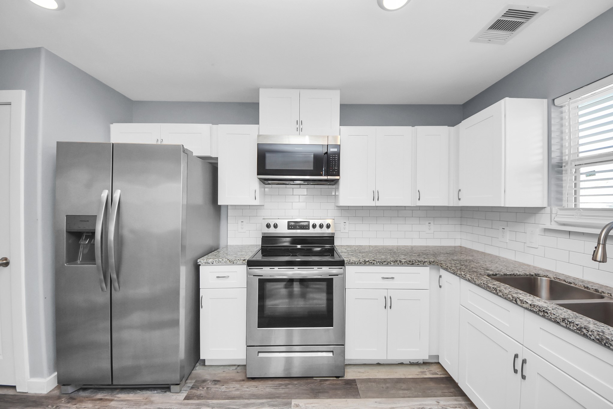 618 Maple Way A/B photo 8