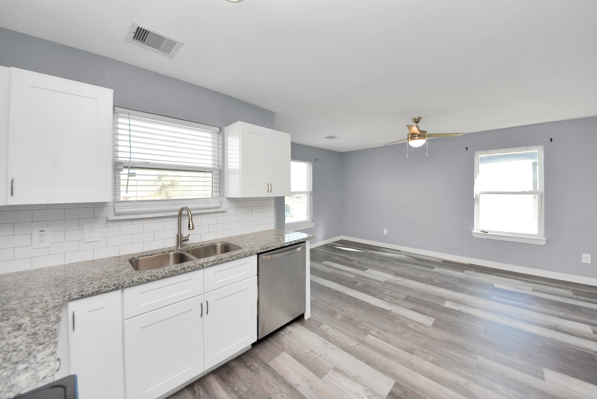 618 Maple Way A/B photo 9