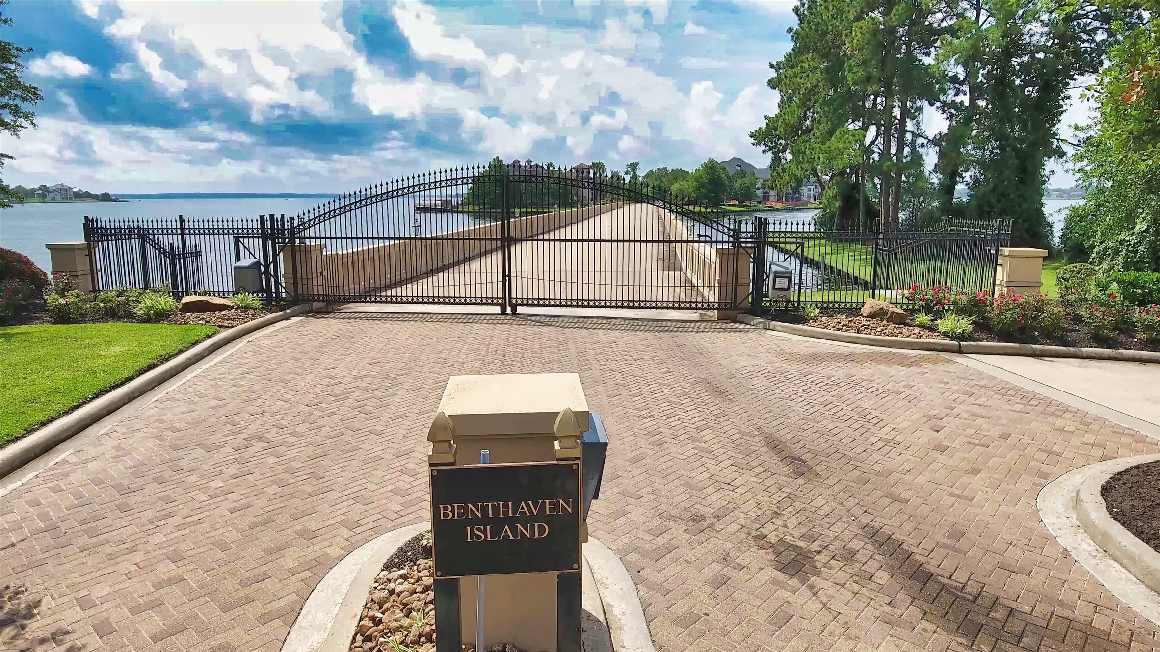 64 Benthaven W photo 39