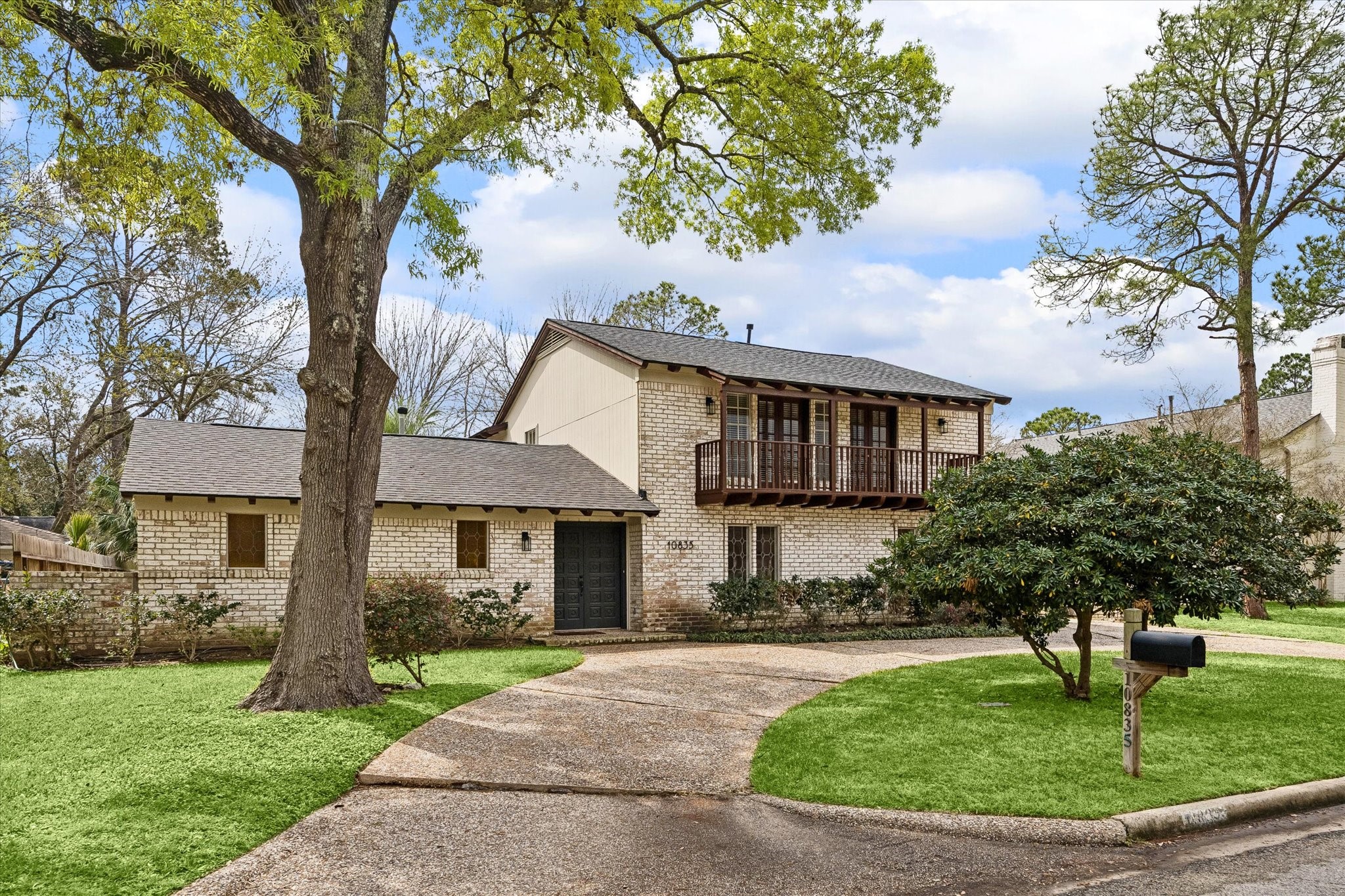 10835 Cranbrook Road photo 2