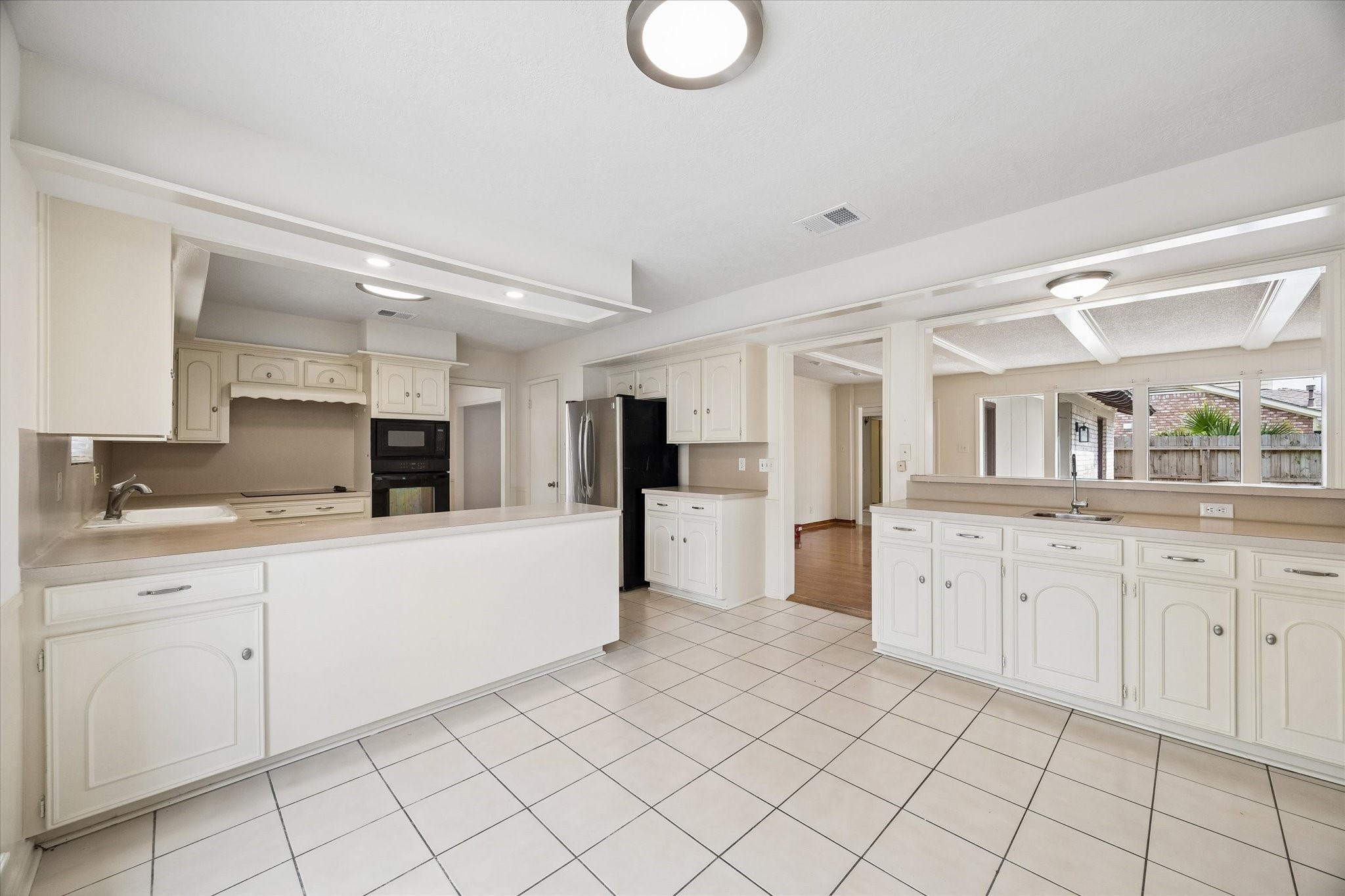 10835 Cranbrook Road photo 12