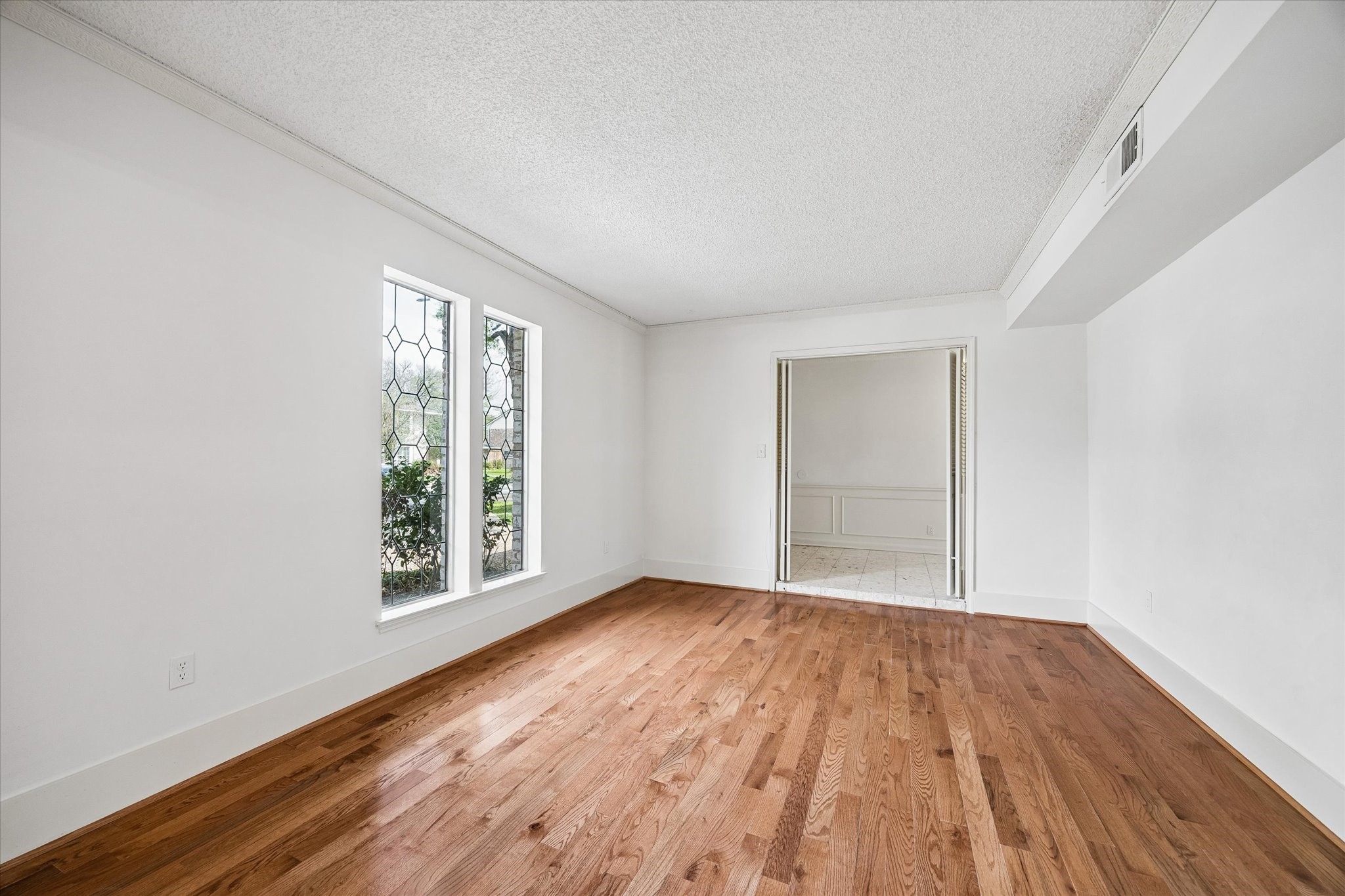 10835 Cranbrook Road photo 7